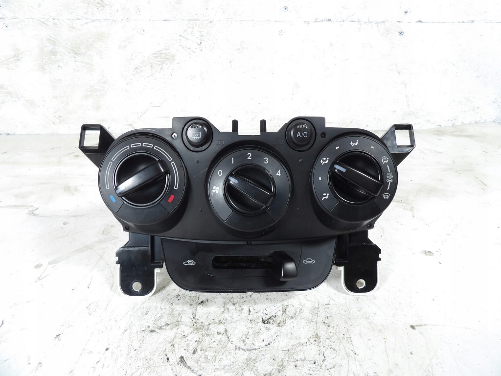 MAZDA 2 PANEL rešetka ventilacije UDF718K06