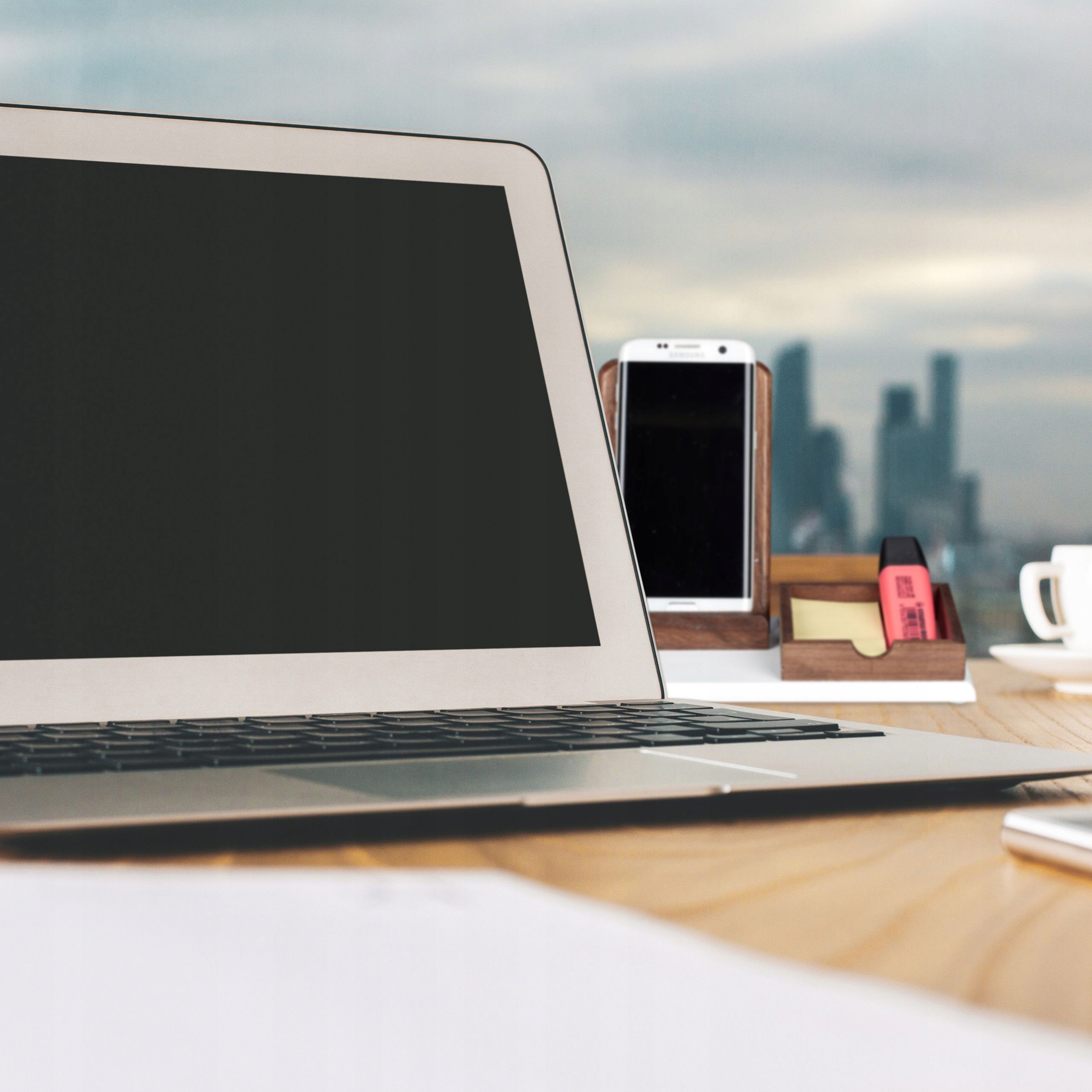 DREWNIANA ŁADOWARKA INDUKCYJNA BEZPRZEWODOWA Liczba urządzeń ładowanych jednocześnie 1