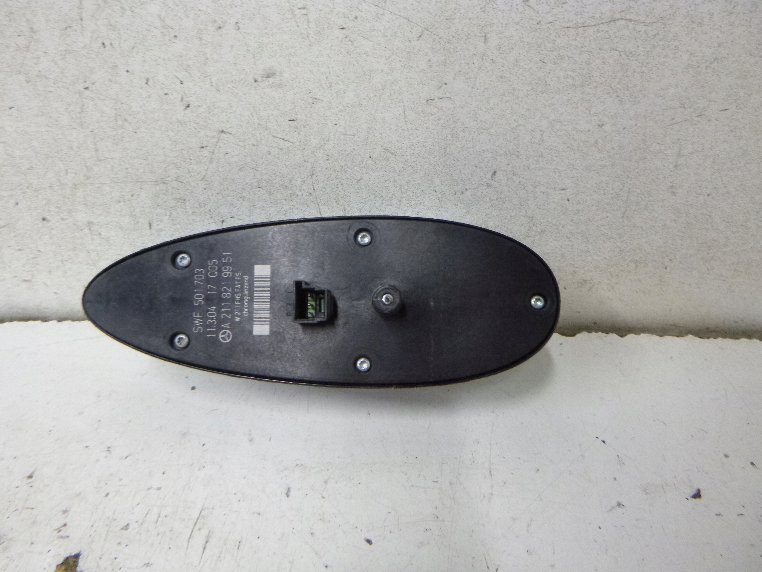 switch panel of the window left Mercedes W211 2118219951