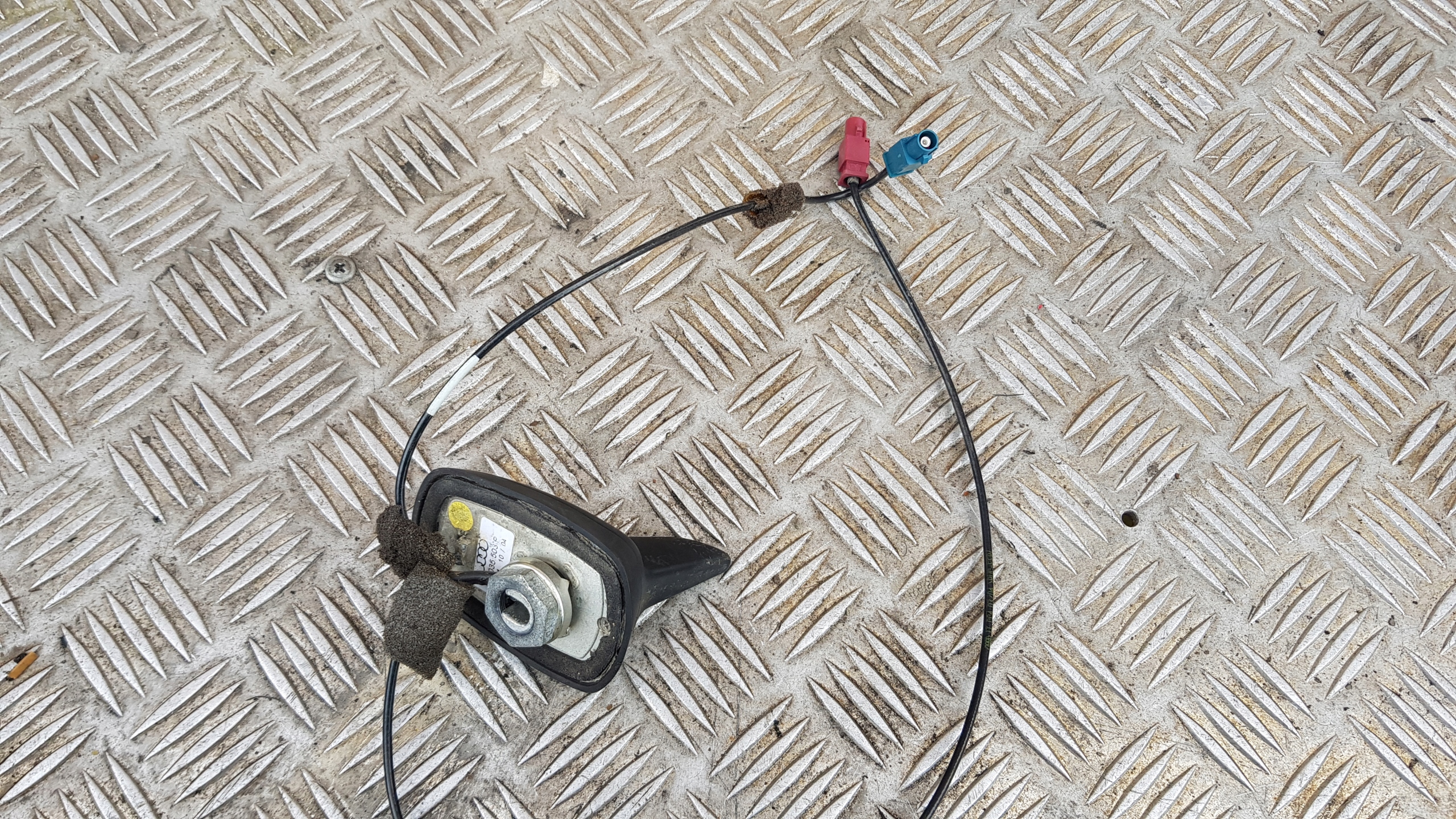 AUDI A8 D3 Antenne Toit REKIN 4E0035503P