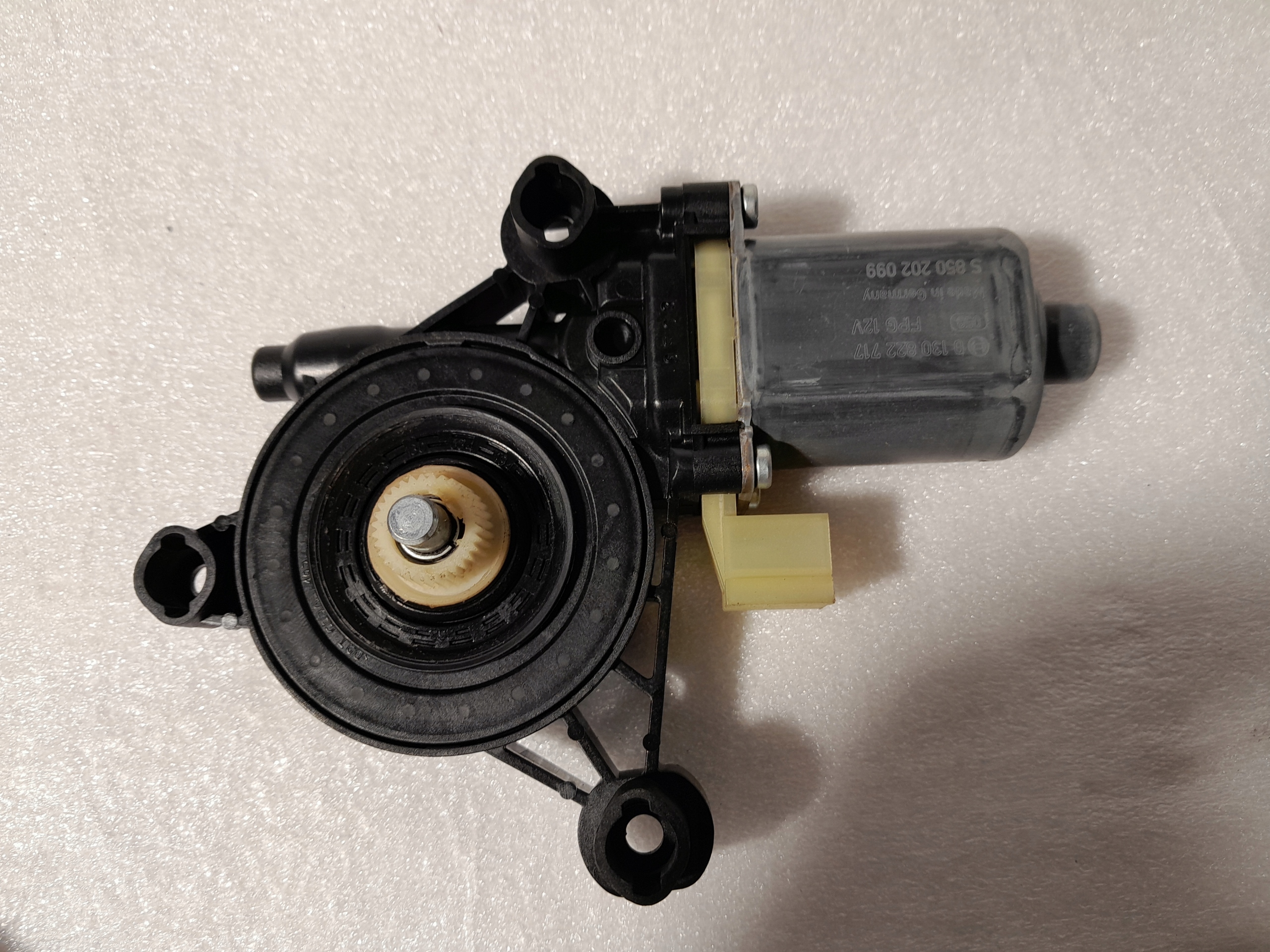 AUDI A3 S3 8V mini motor windows left front 5Q0959801B