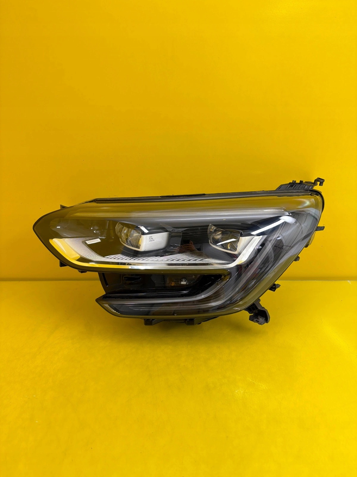 light left front Renault Megane IV Full Led 260601093R
