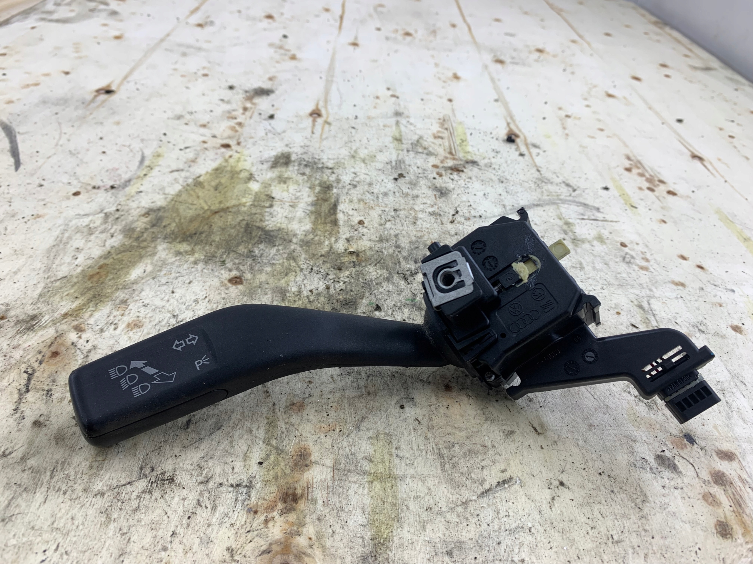 VW GOLF V OCTAVIA II bouton commodo indicateurs de direction 1K0953513E
