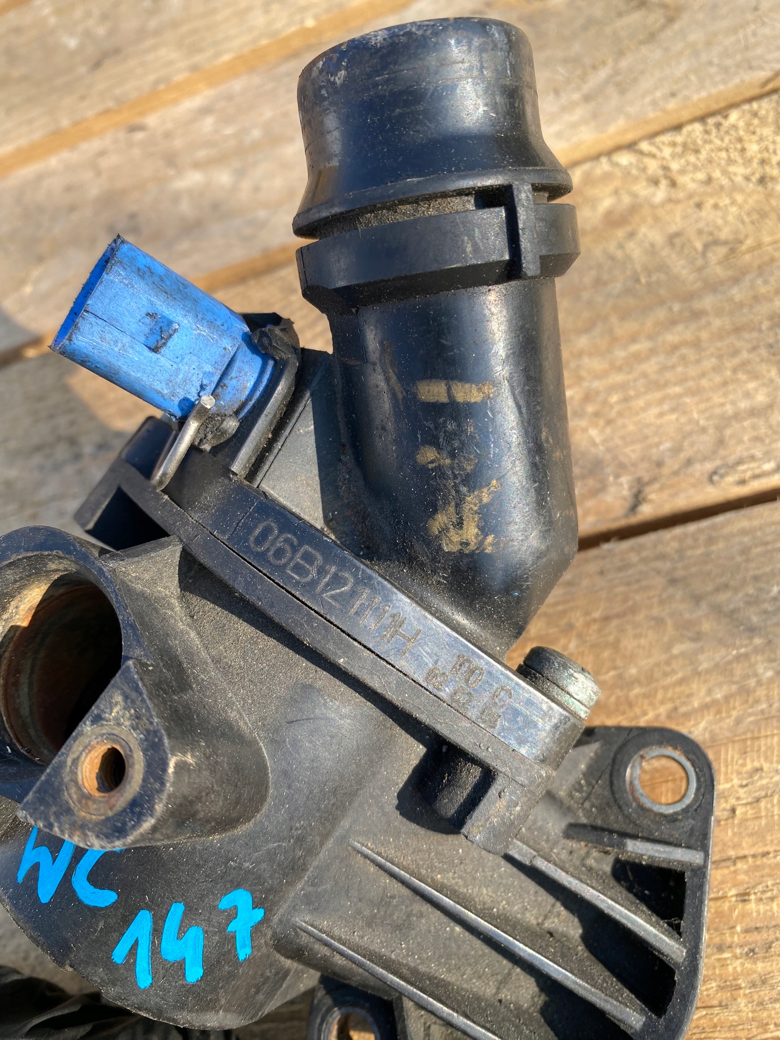 termostat obal AUDI A4 B6 B7 A6 C5 2.0 FSI AWA 06B121111F