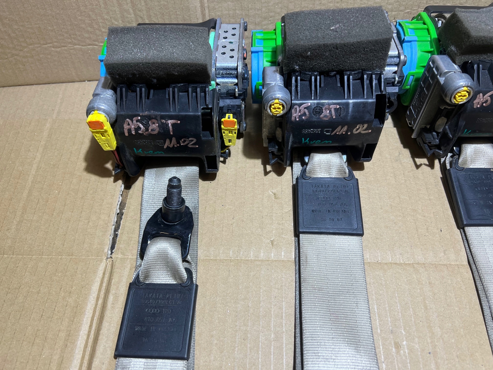 AUDI A5 8T tension belt safety front left right front KREMOWE 8T0857705