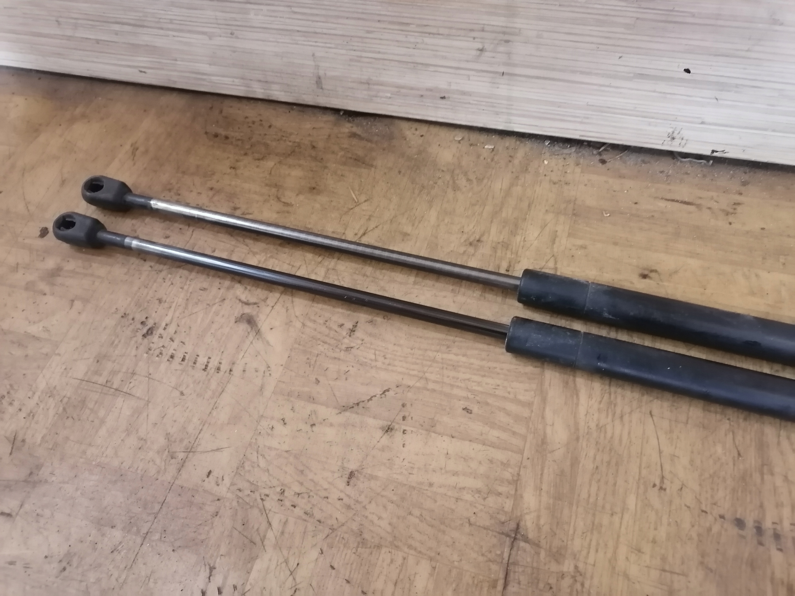 FORD FOCUS C-MAX MK1 Dämpfer Gasfeder heckklappe