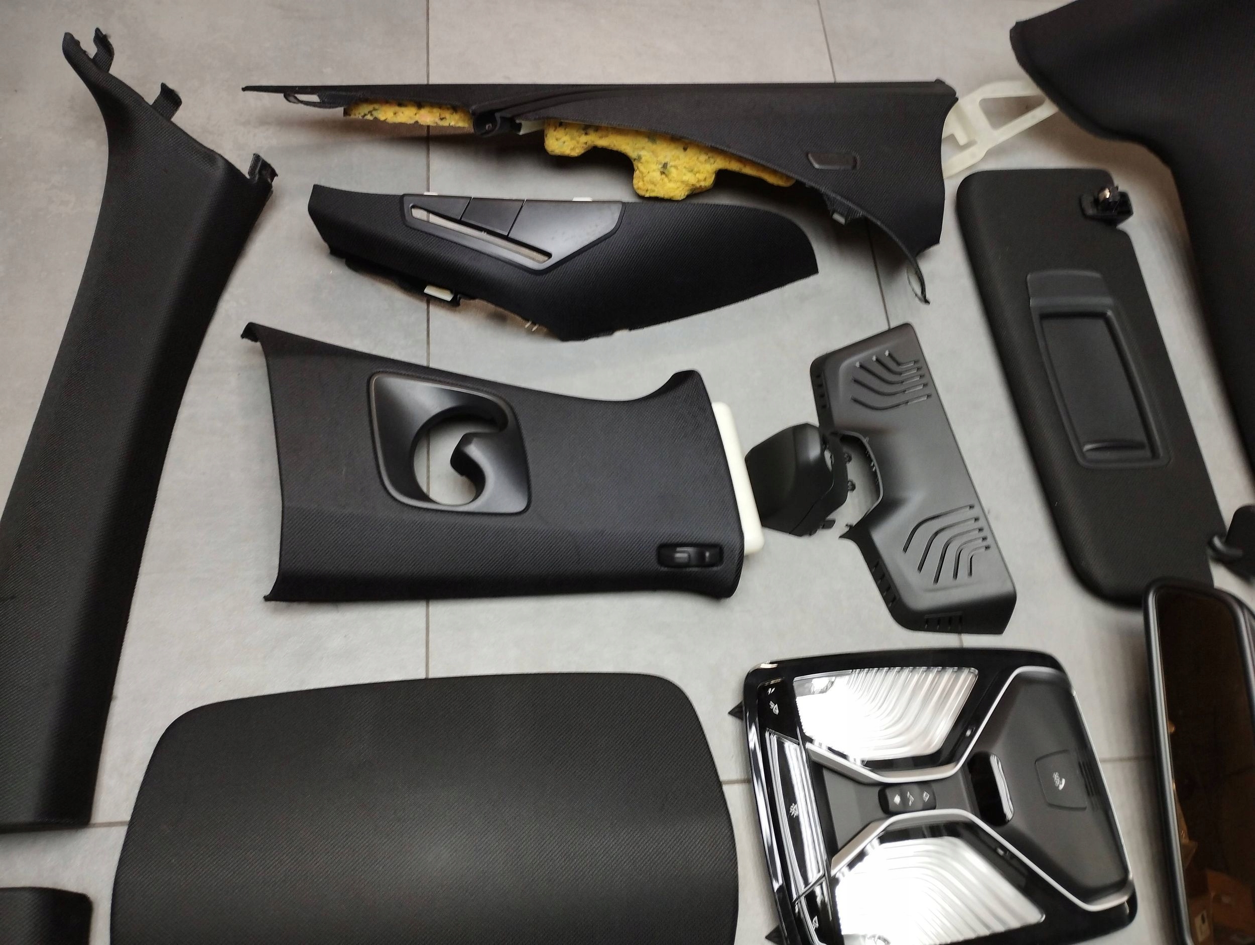 BMW 7 G11 roof upholstery pillars black, UK