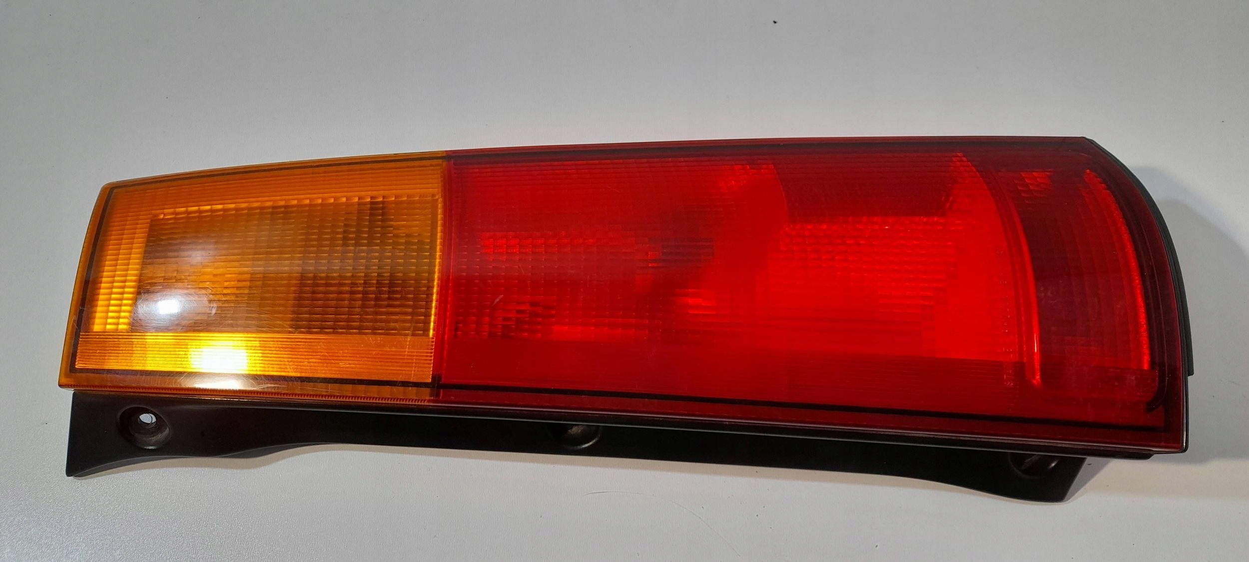 Honda CR-V and light rear right 0432200 (R409)