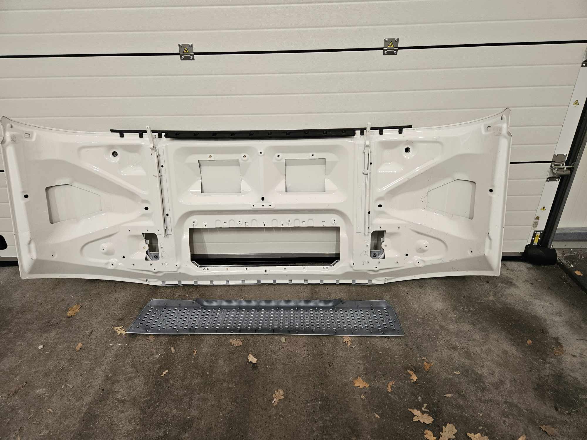 MASKA ATRAPA VOLVO FH AERO Kolor biały