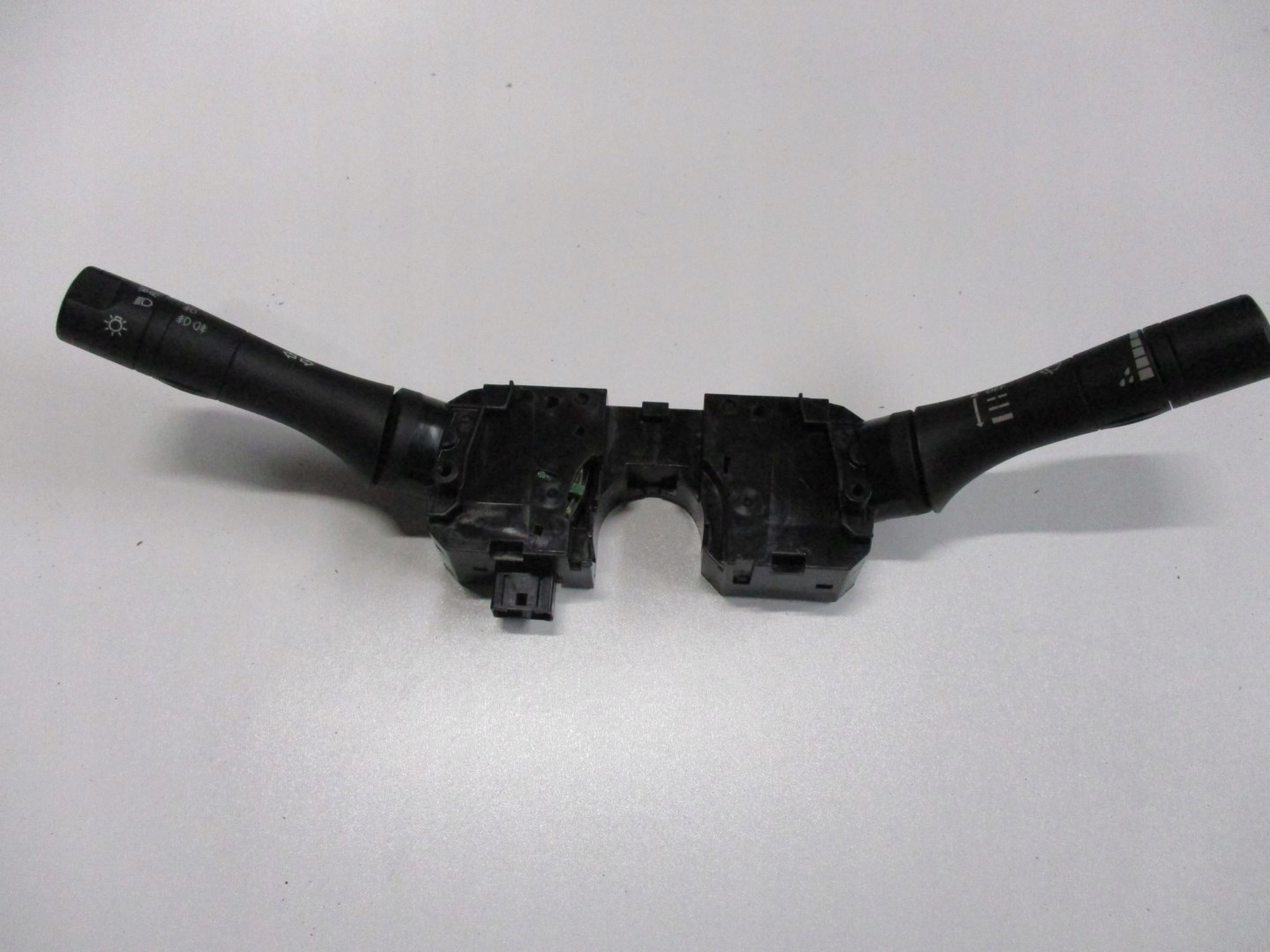 light switch of wipers NISSAN NAVARA 18R