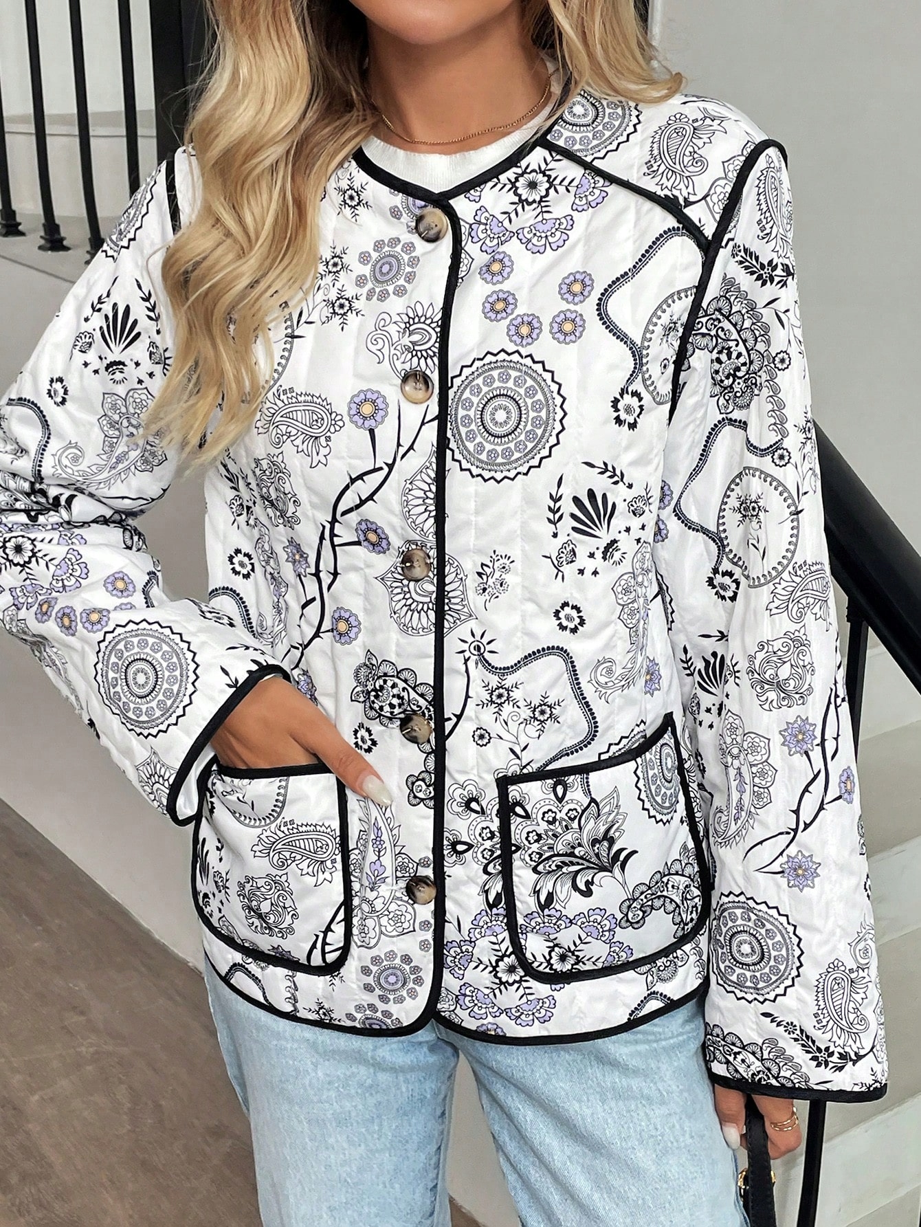 Lehká A Stylová Prošívaná Bunda S Květinami, Bílo-černá, Casual Shein, Velikost 40
