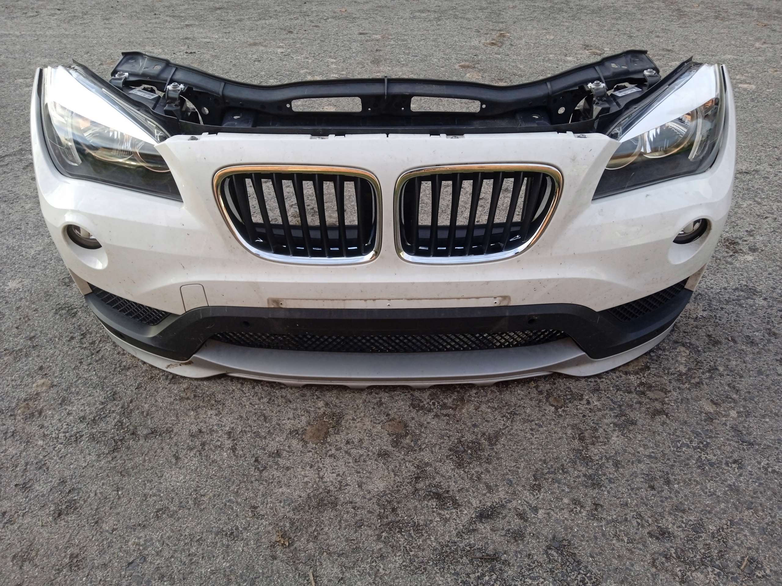 BMW X1 E84 LIFT LCI ZDERZAK LAMPY PAS PRZEDNI