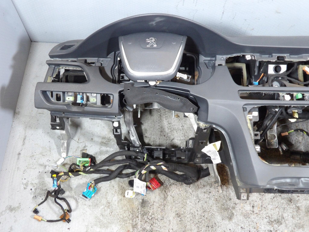PEUGEOT 508 and dashboard cockpit airbag console 9688550677