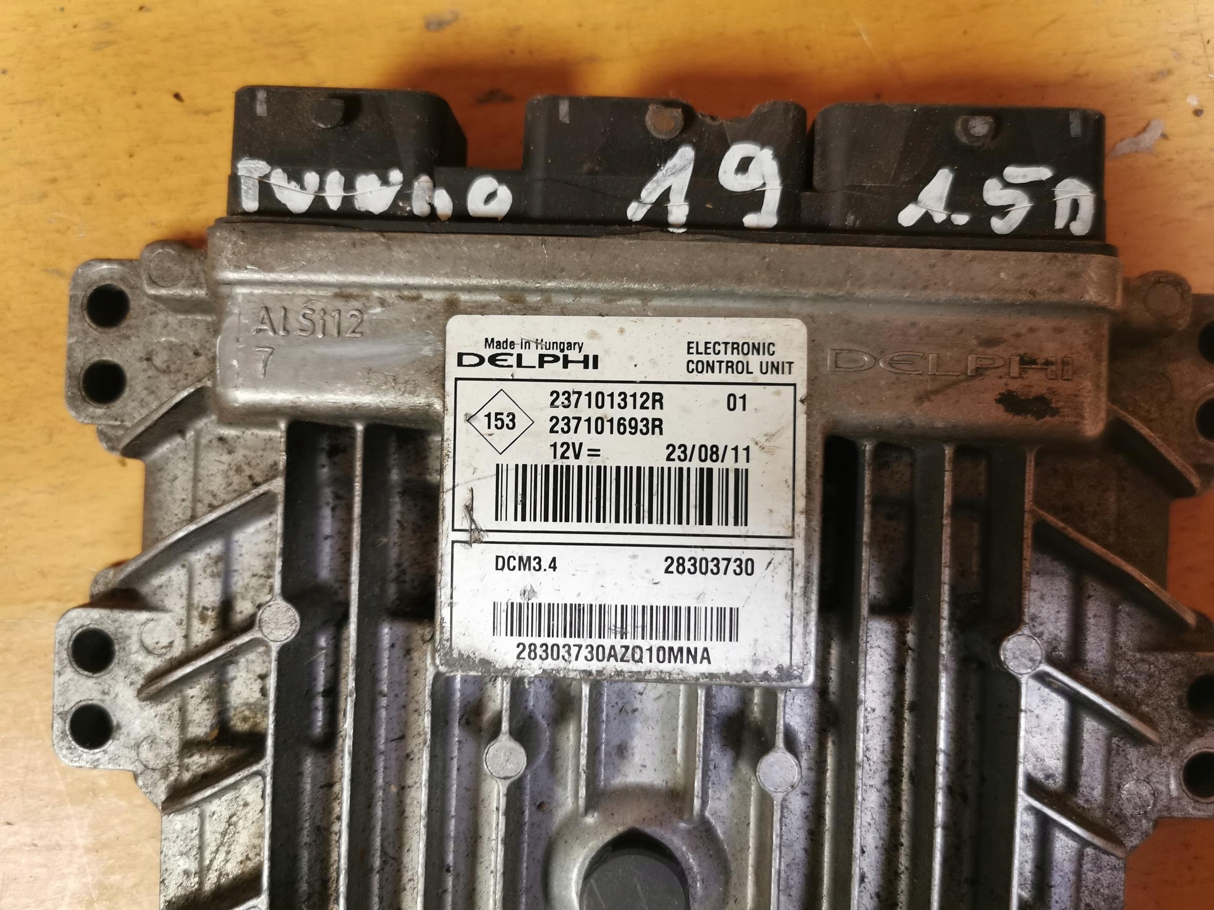 control unit computer of the engine RENAULT TWINGO II 1.5 DCI 75KM 237101312R