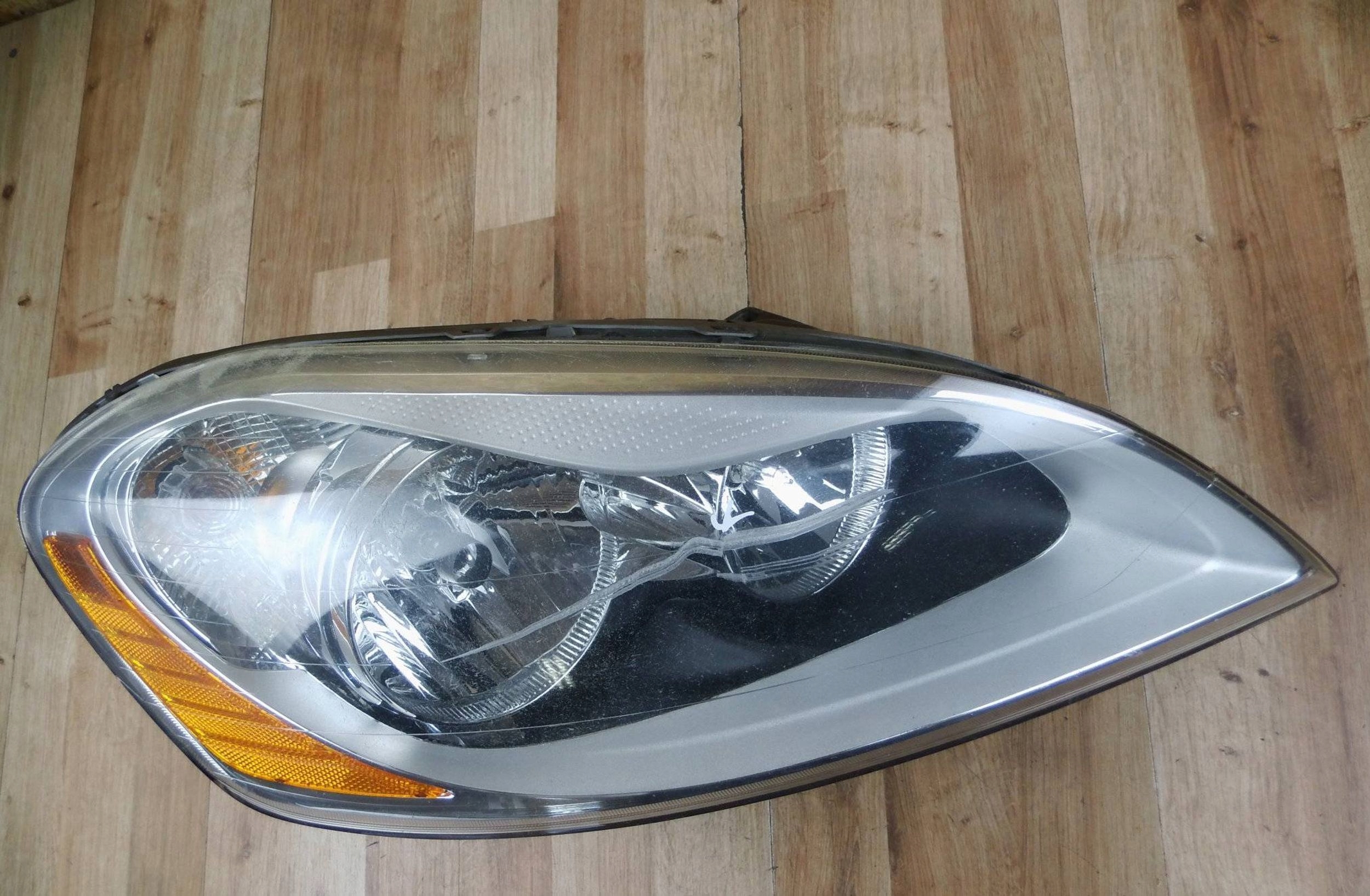 Volvo XC60 and 2009-2013 light right front front right 30763148