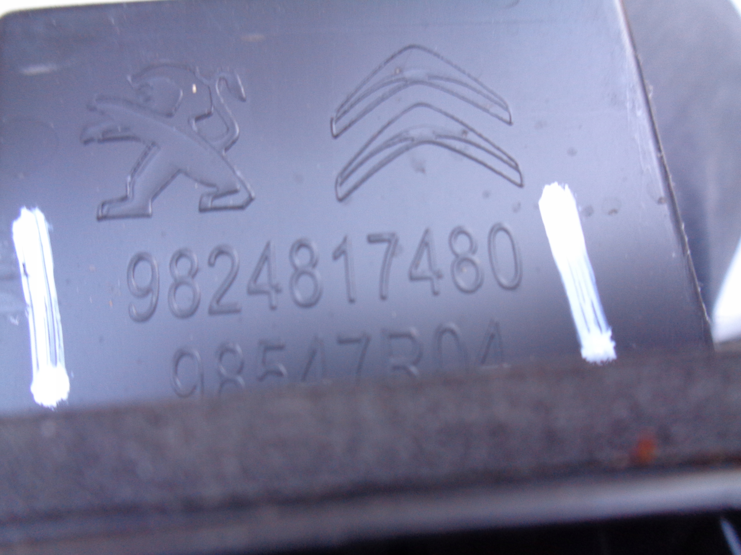 spoiler LOTKA bonnet PEUGEOT 208 II 19