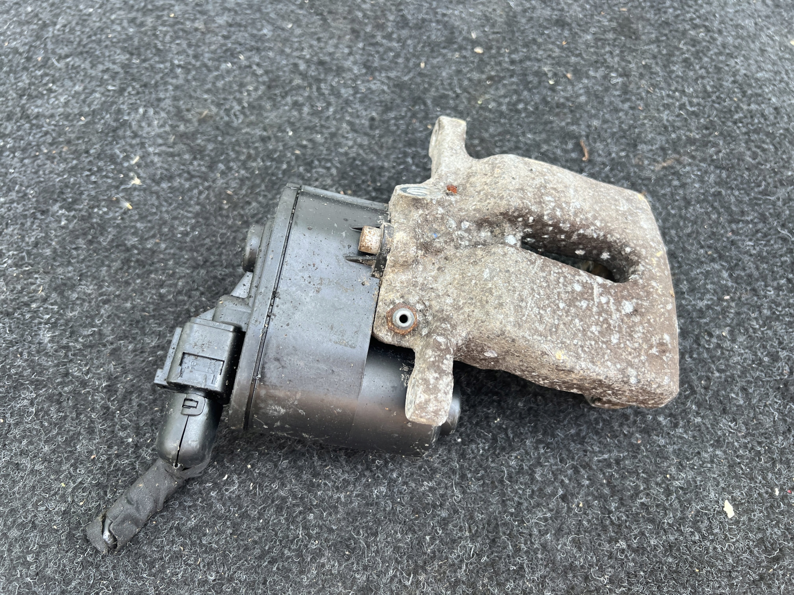 Електродвигун Гальма Recznego Volvo V60 S60 S80 V70