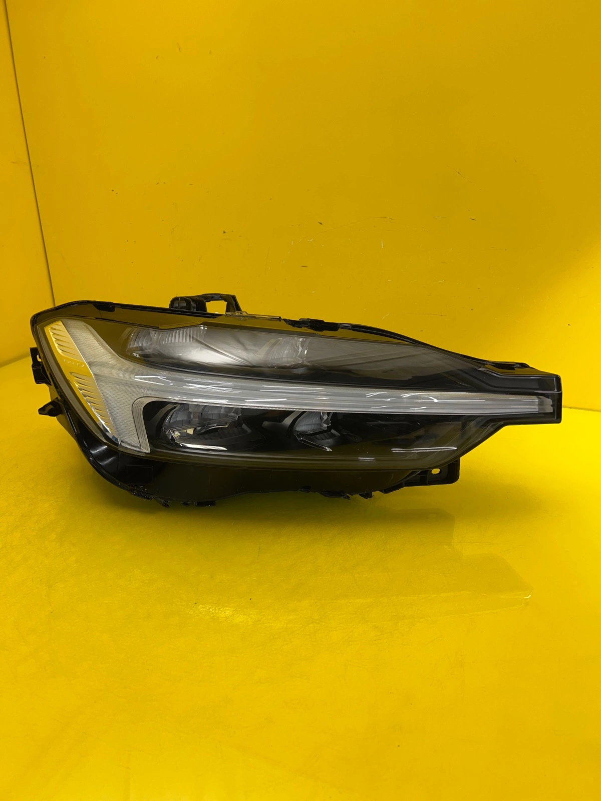 light right Volvo XC60 II Lift 17- Full Led 32404706