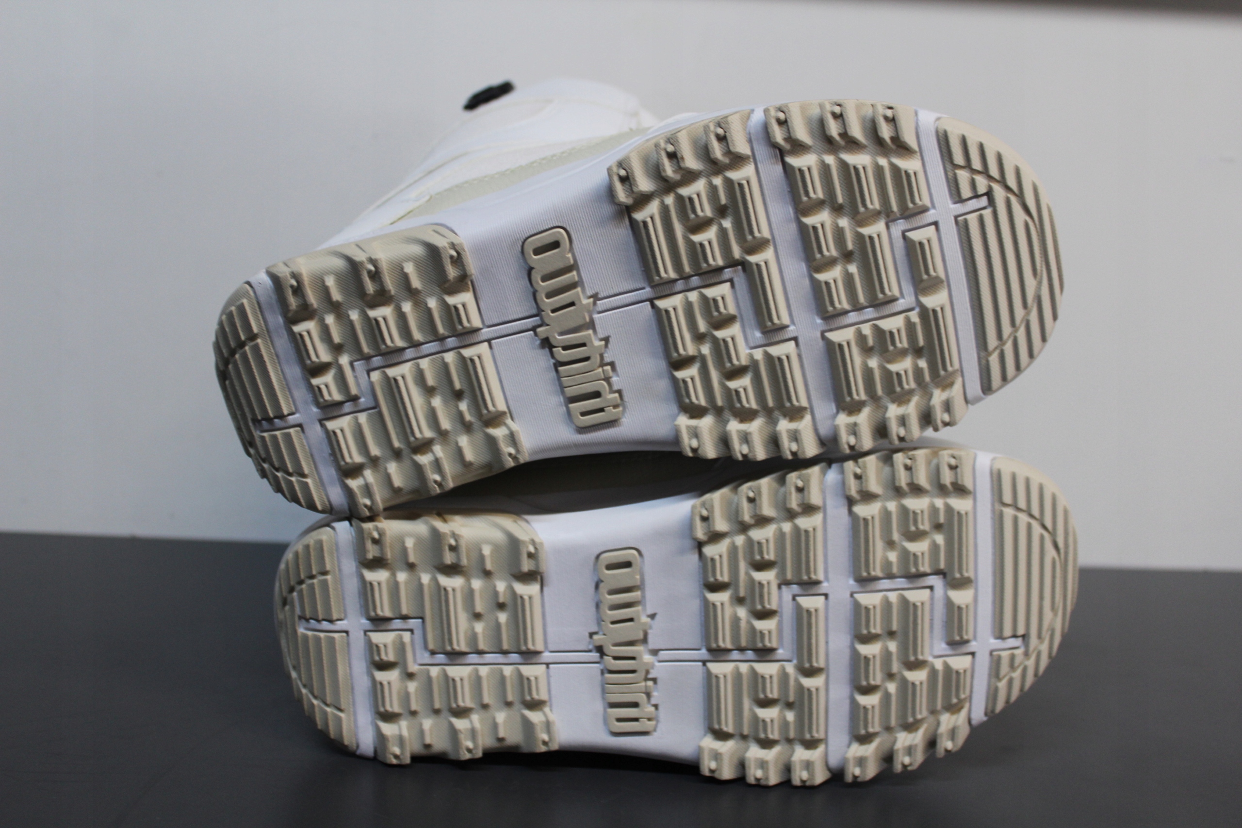 Buty THIRTYTWO PRION FASTTRACK roz25,5/40 [f123] Kolor dominujący biały