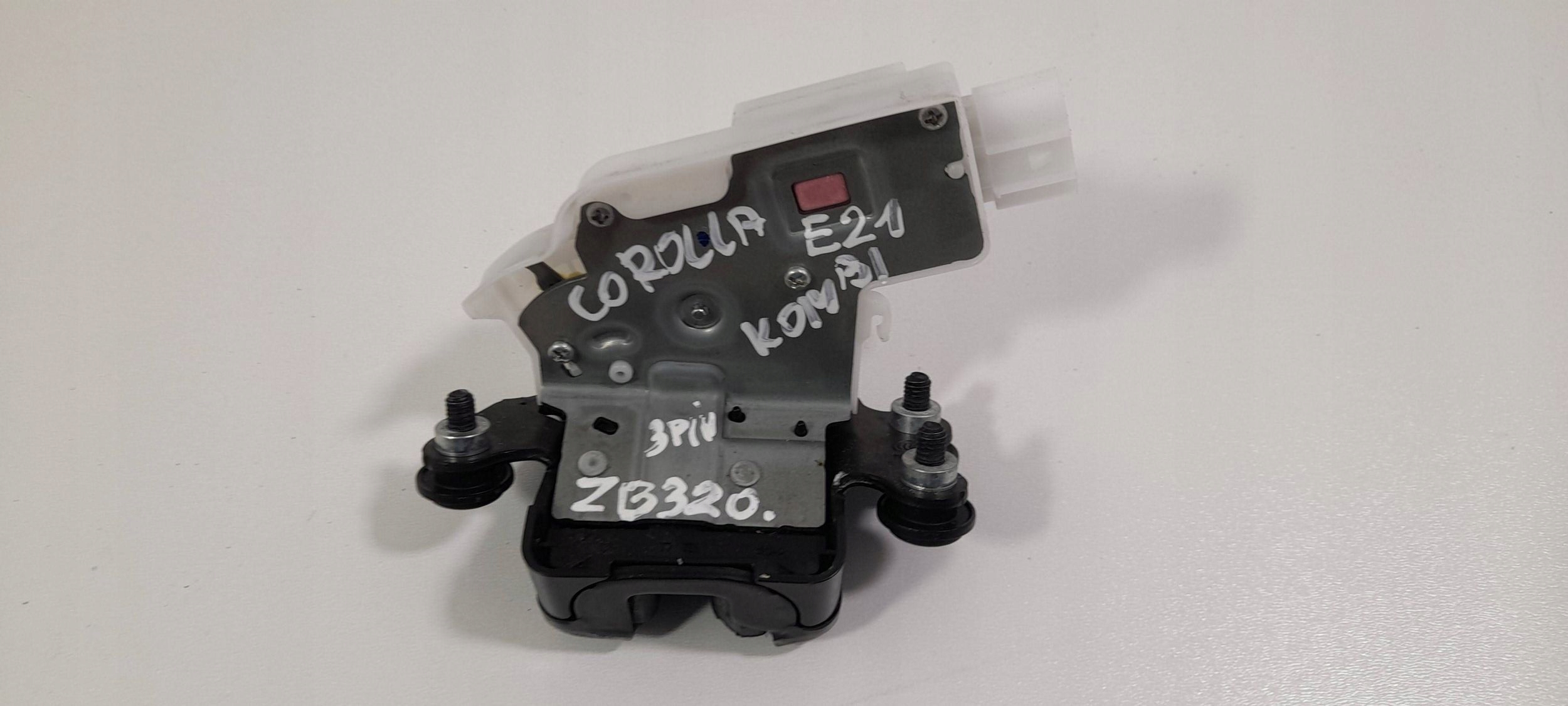 Toyota Corolla E21 Kombi lock bonnet boot (ZB320)