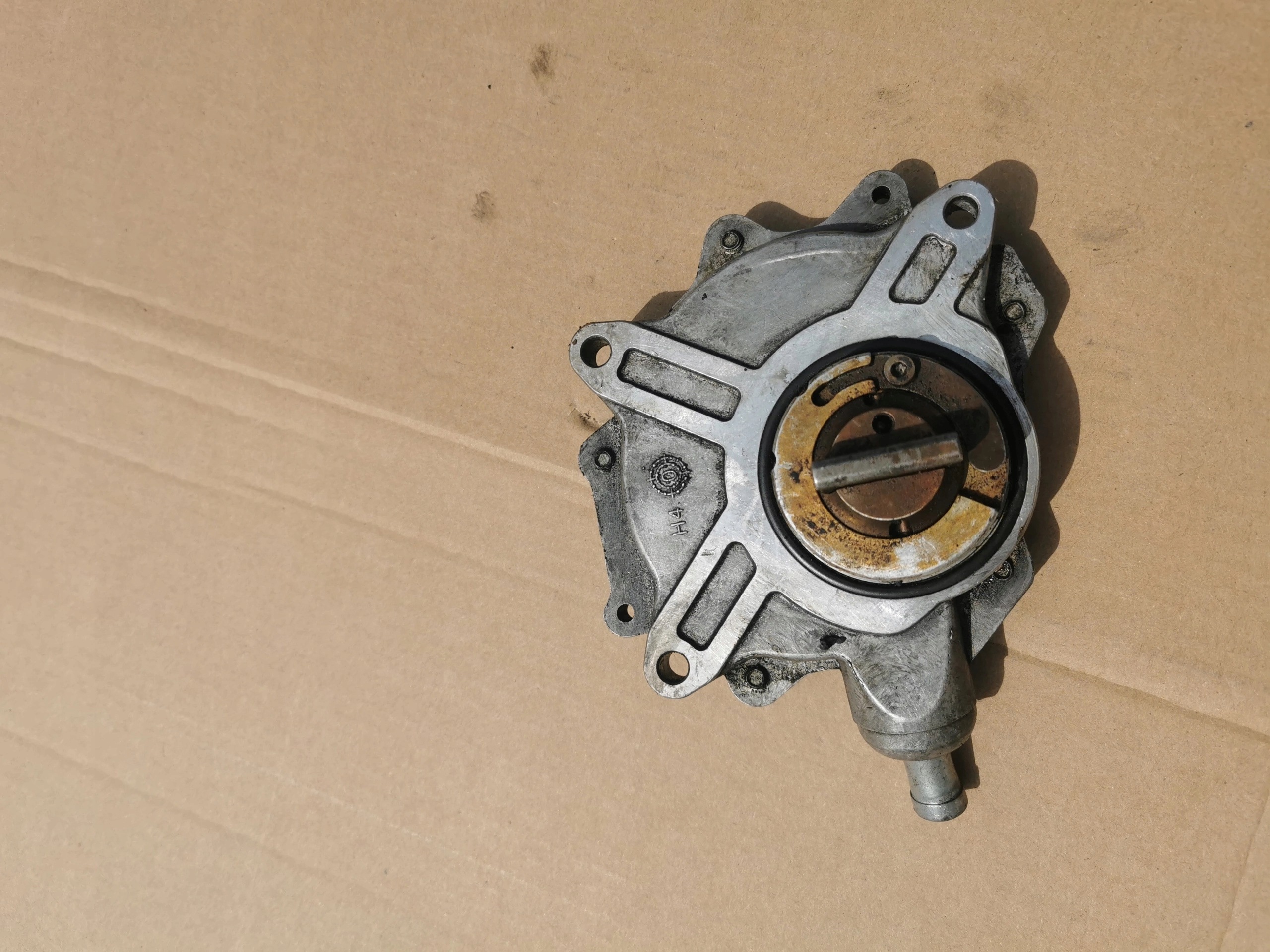 BMW E92 E90 E60 E46 E87 1166-7502656-05 7542498 68739010 WACUM VACUM Pompa