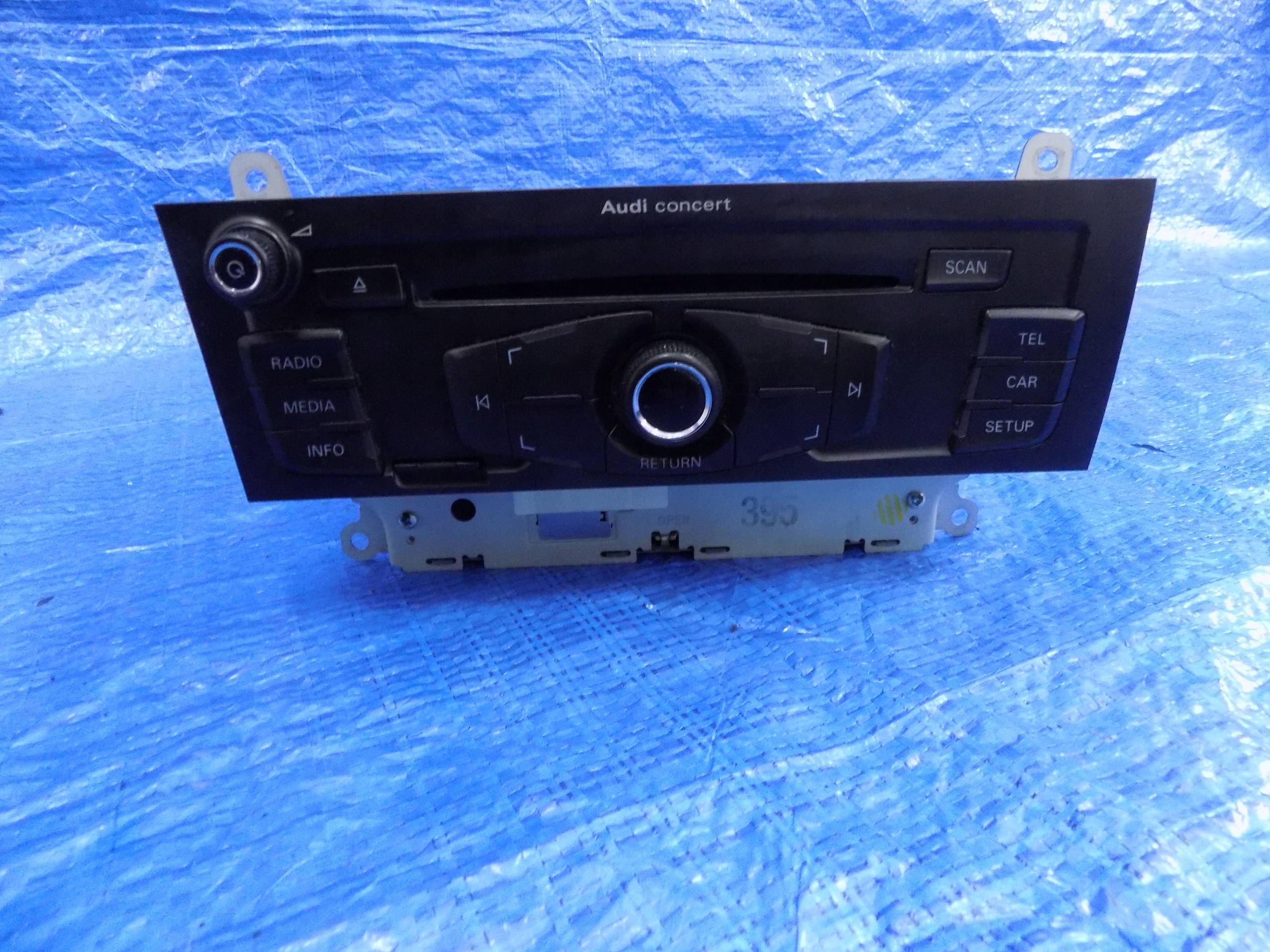 8T1035186P - Радіо AUDI Q5 8R 09R 2.0 TDI