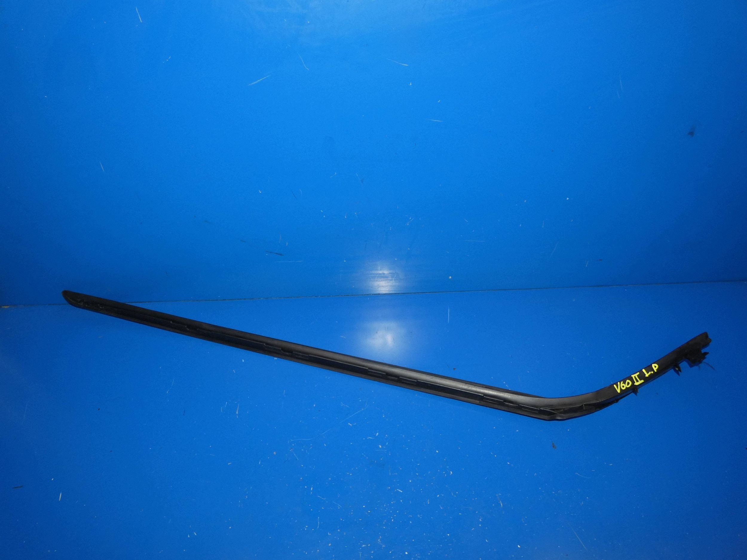 VOLVO V60 II S60 III moulding windows CZOLOWEJ left front