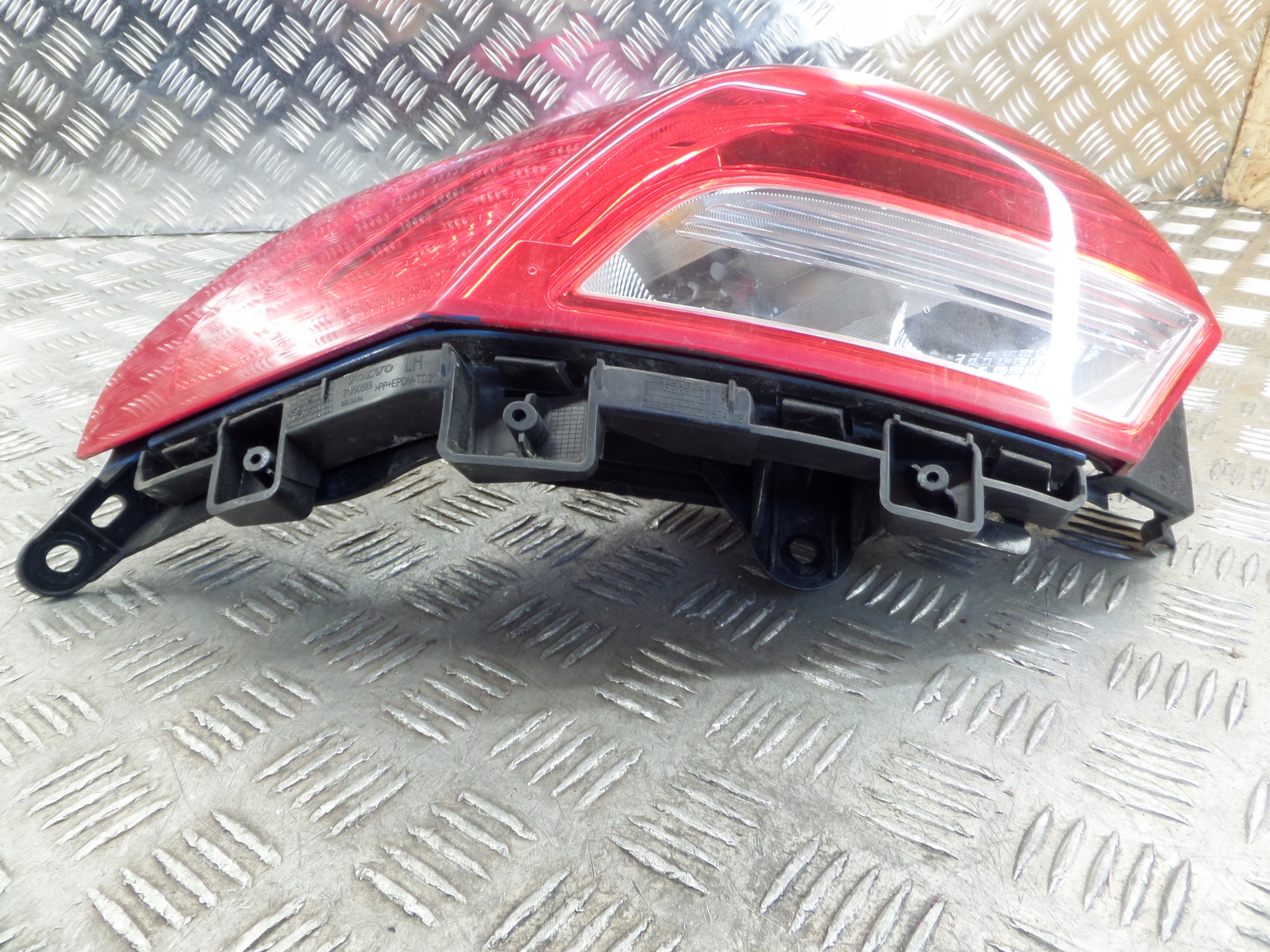 light left rear part left VOLVO V40 II 12-19 31395844