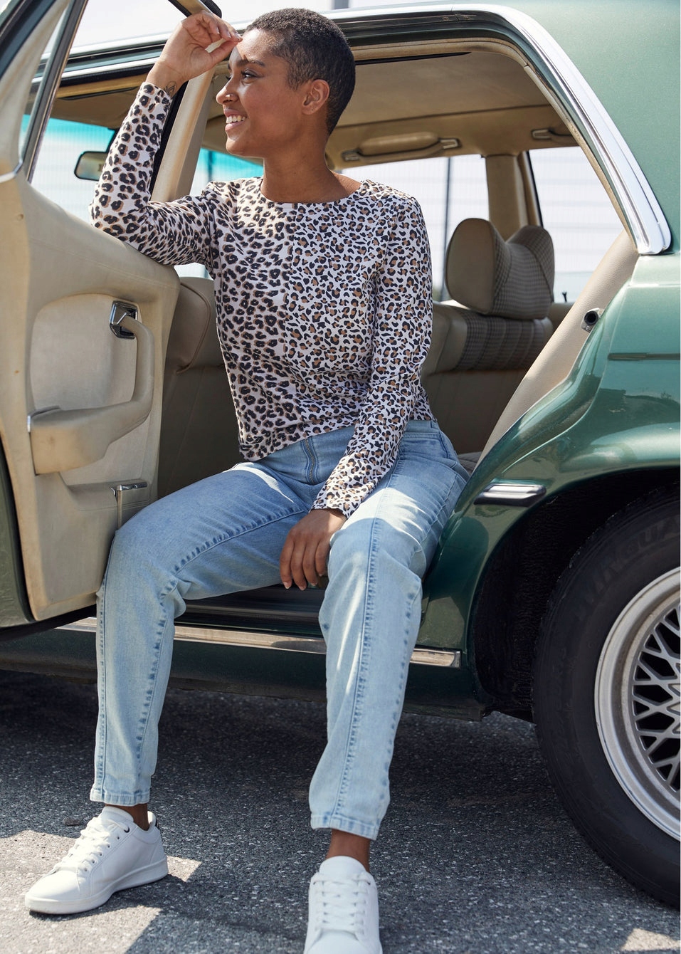 AJ92 BLUZKA DAMSKA KLASYCZNA DŁUGI RĘKAW W PANTERKĘ BONPRIX 40/42 NATURALNA Rozmiar 40