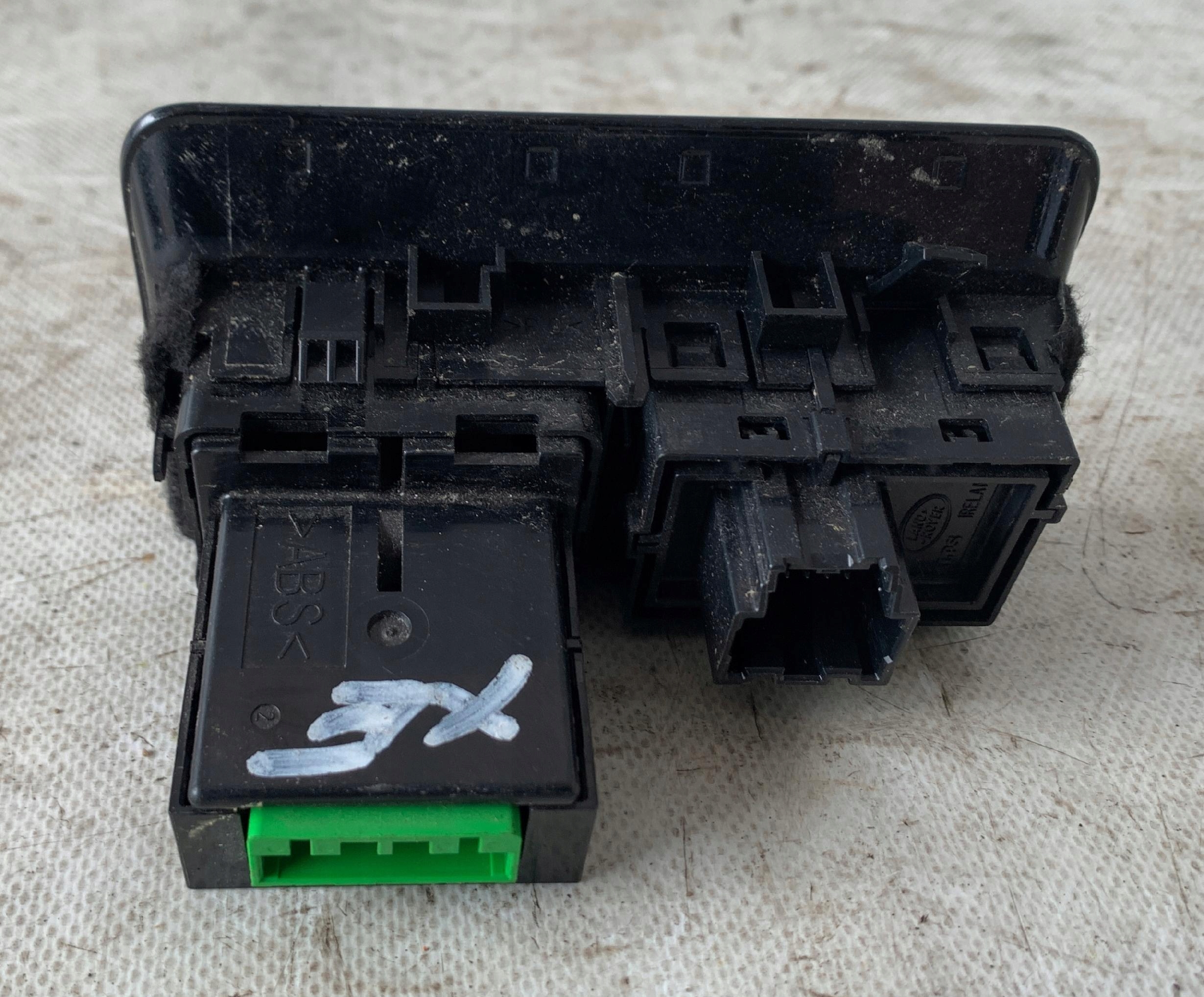 # switch PANEL JAGUAR XE X760 GX73-11654-HC