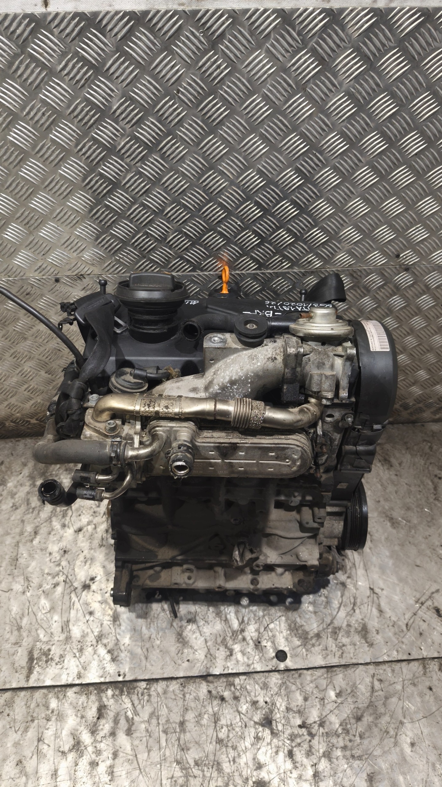 engine unprotected pillar VW JETTA 2007r 1.9TDI 77kW BXF