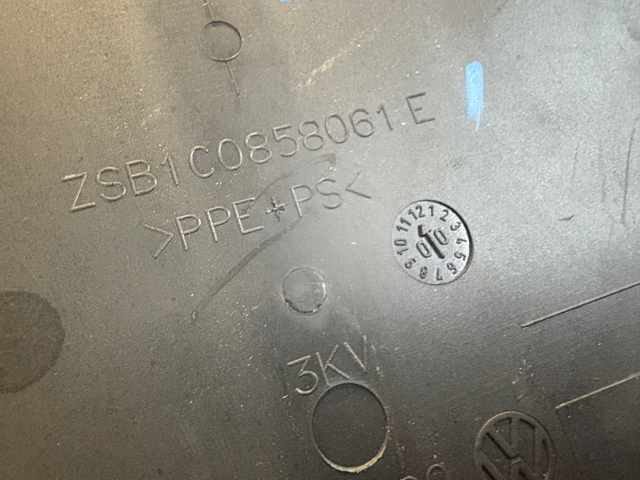 VW NEW BEETLE blende abdeckung gehäuse konsole 1C0858061E
