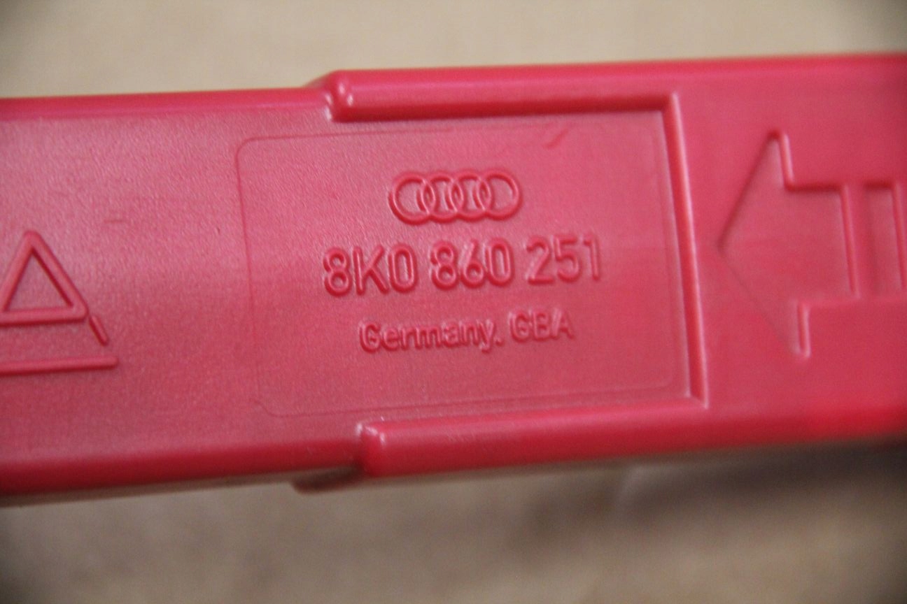 TRÓJKĄT OSTRZEGAWCZY SHARAN 8K0860251 Producent Audi oe