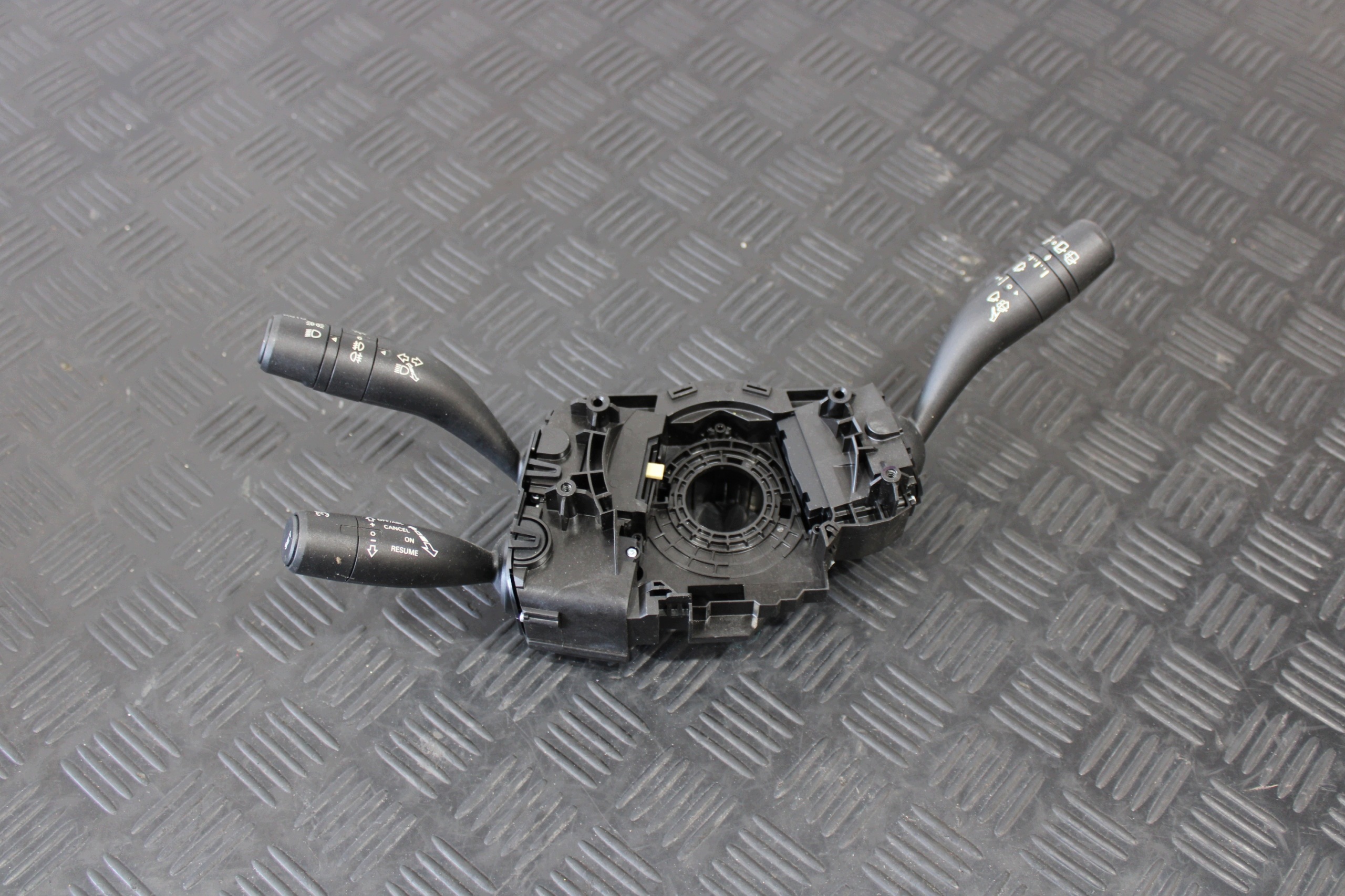 DEVIO LUCI DEVIO TEMPOMAT 20510011 MG ZS LIFT FL 2024