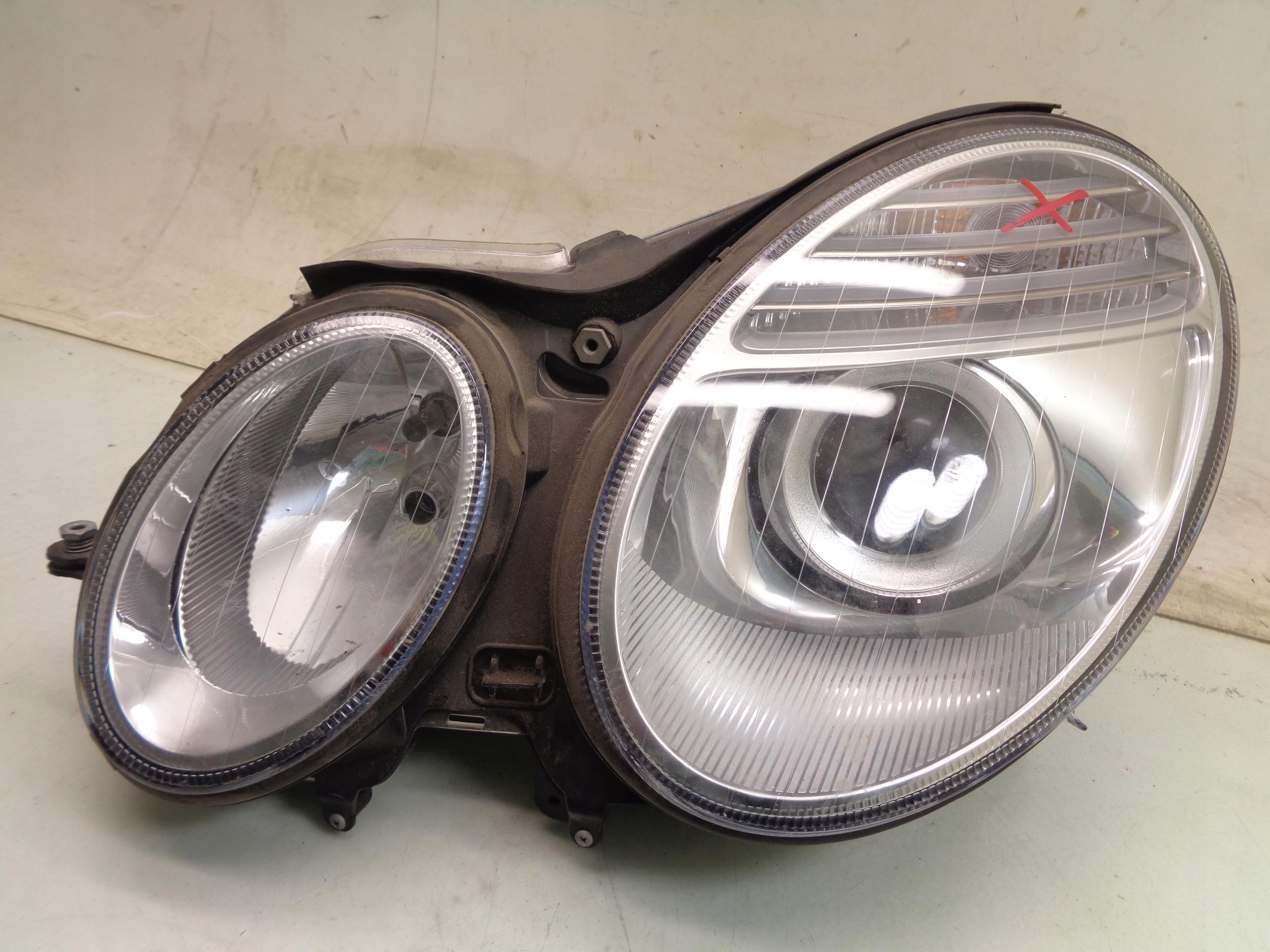 LAMPA LEWY PRZÓD MERCEDES E240 W211 BIxenon EU