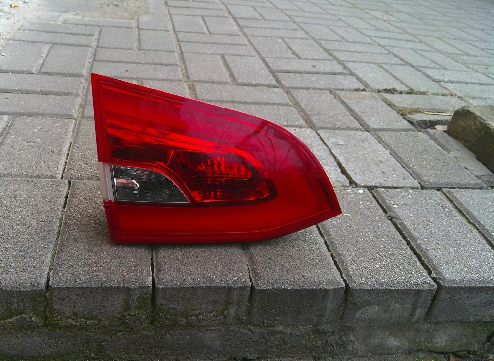 PEUGEOT 308 II T9 KOMBI 13- LEWA TYLNA LAMPA KLAPA LED ORYGINAŁ