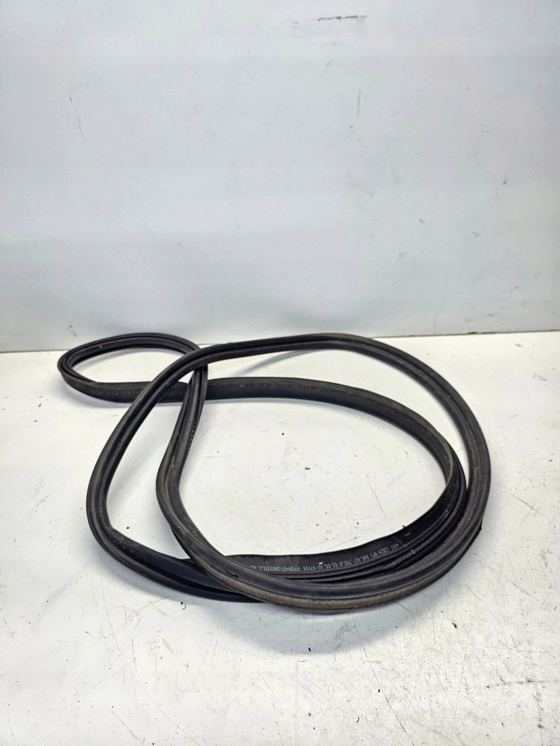 gasket bonnet boot AUDI A4 B9 sedan 8W5827705D