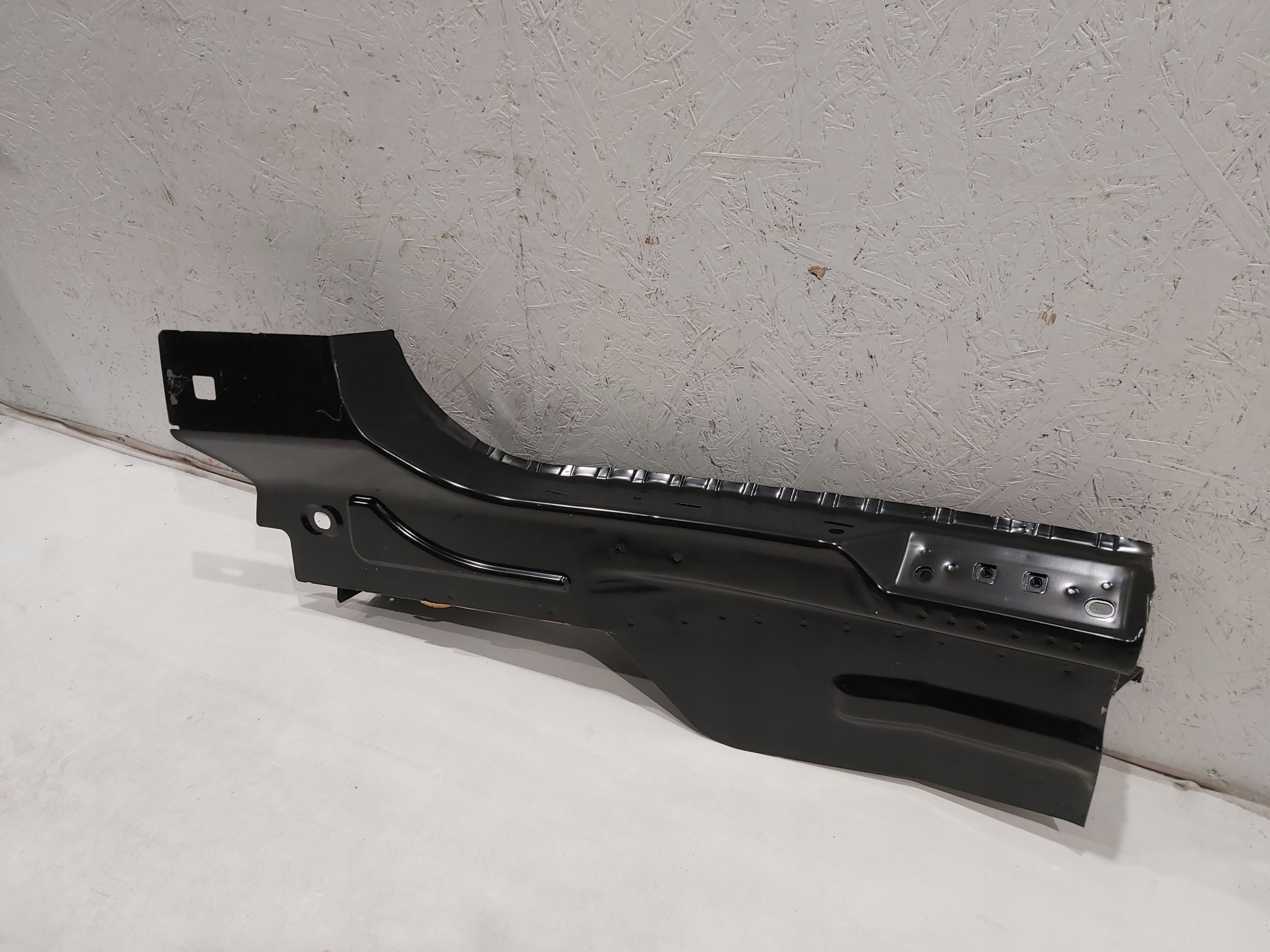 PAS TYŁ WZMOCNIENIE FORD EDGE FT4B-R40320-AV Numer katalogowy części FT4B-R40320-AV