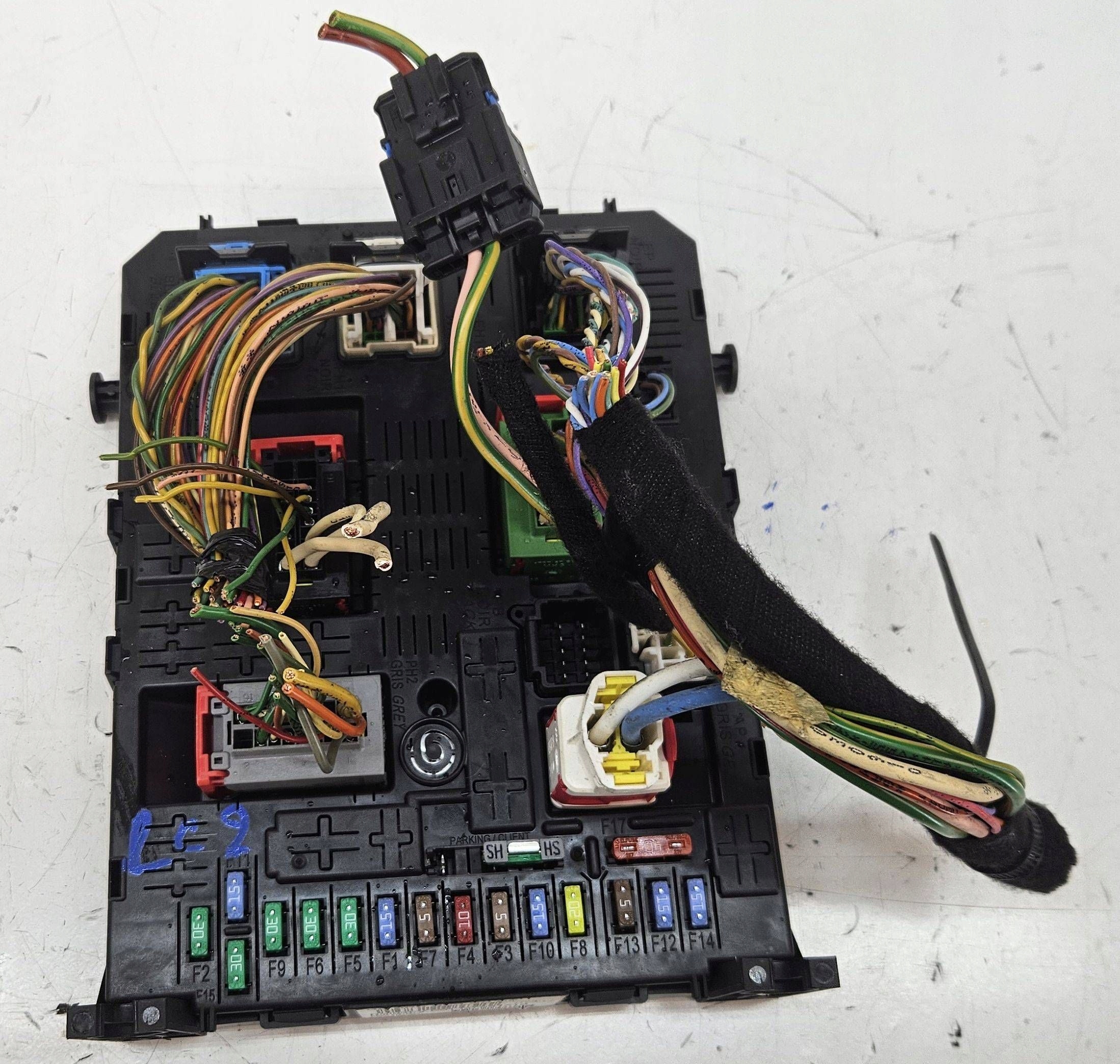 Peugeot RCZ 9666895380 BSi Unité commande confort Module fusibles