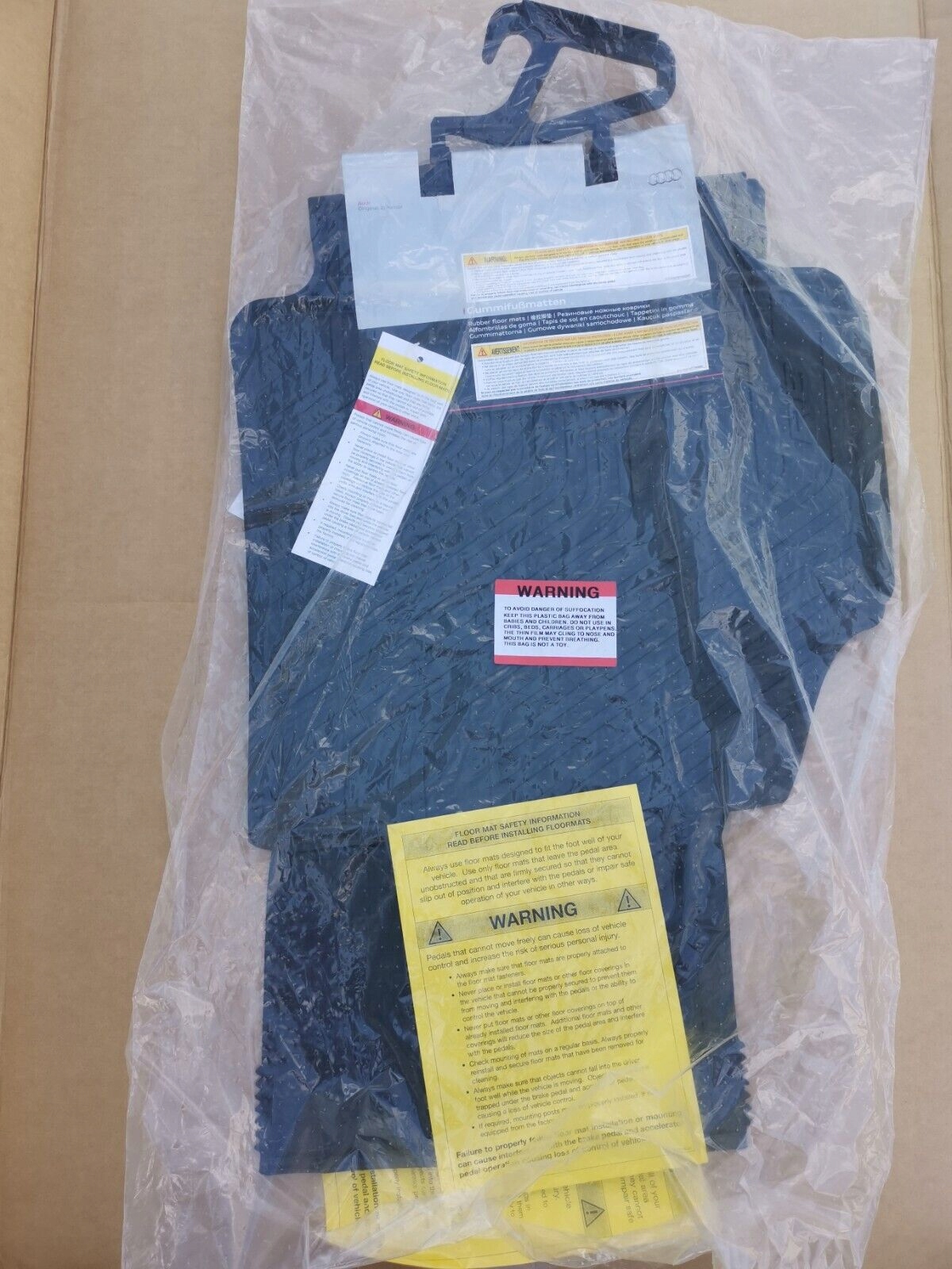 Килимки Audi OE резинові 42b061221 4 el.