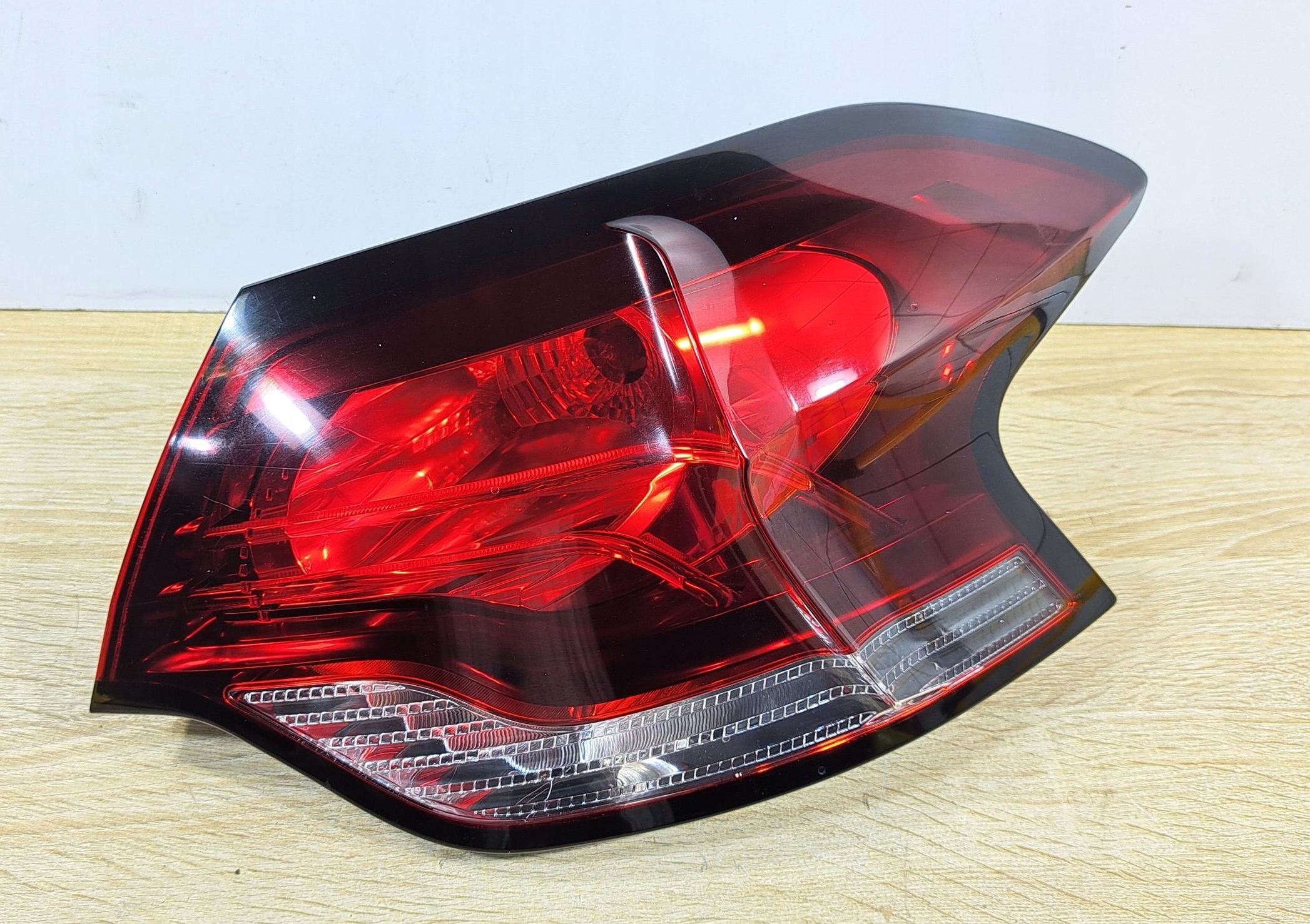 CITROEN DS4 LIFT 2015-2018 LAMPA PRAWA PRAWY TYŁ TYLNA