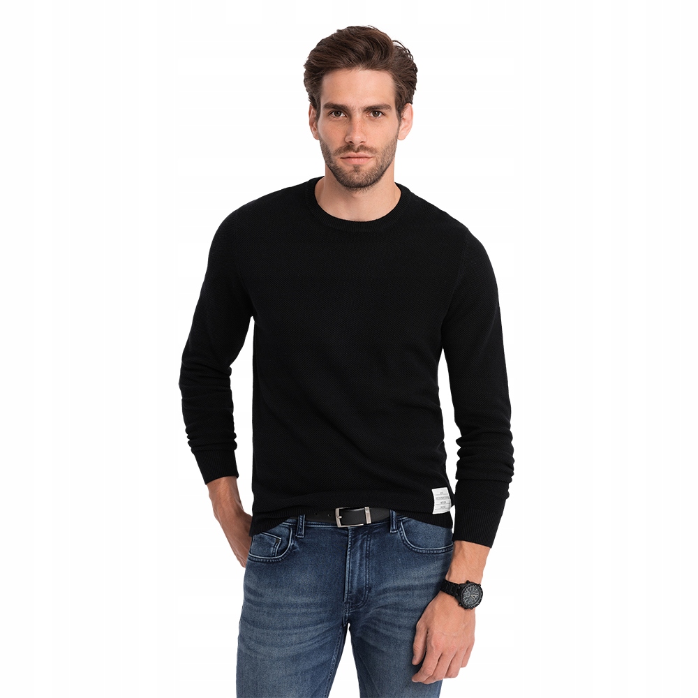 Pánsky sveter s textúrou a polkruhovým výstrihom čierny V4 OM-SWSW-0104 S