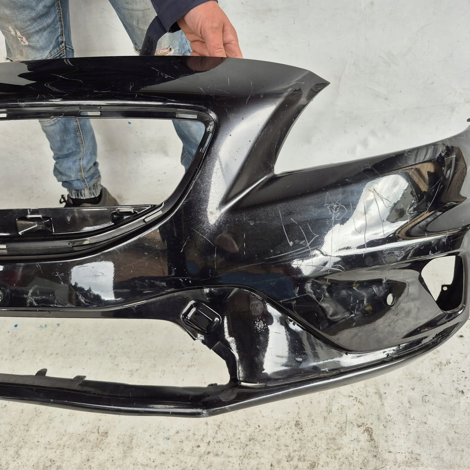 VOLVO V40 R-design 12- bumper front front PDC