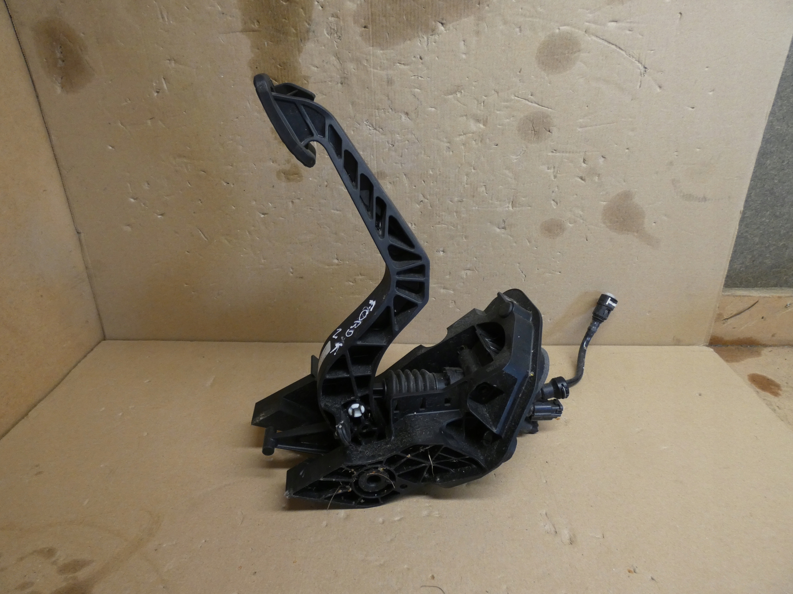 FORD KA PLUS + Kupplungspedal H1BC-7B633-C1C