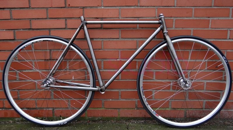 Rama z widelcem Fix Bike stalowa surowa 53cm tor