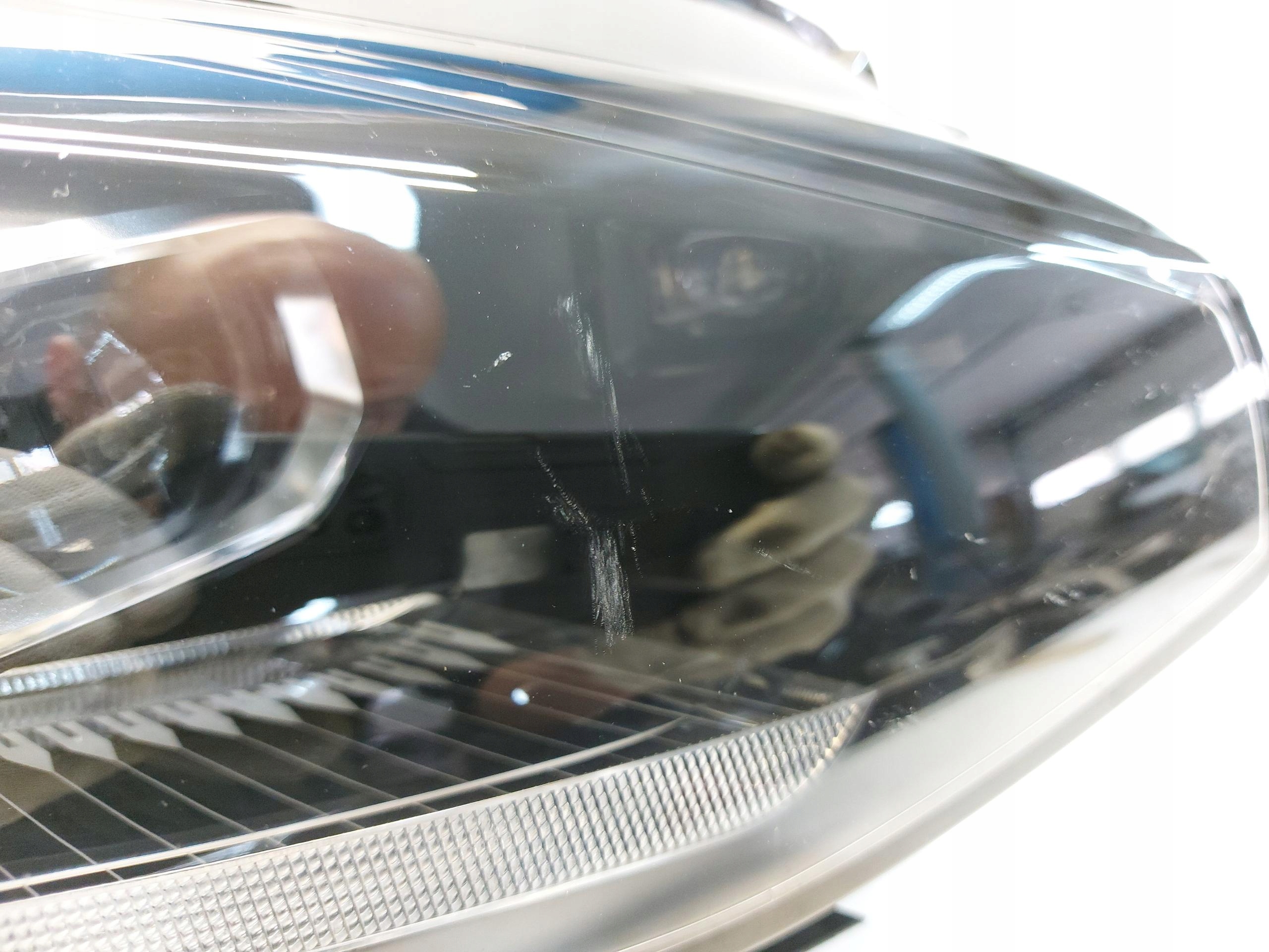 BMW U06 220d light right front RHD UK 5a42252