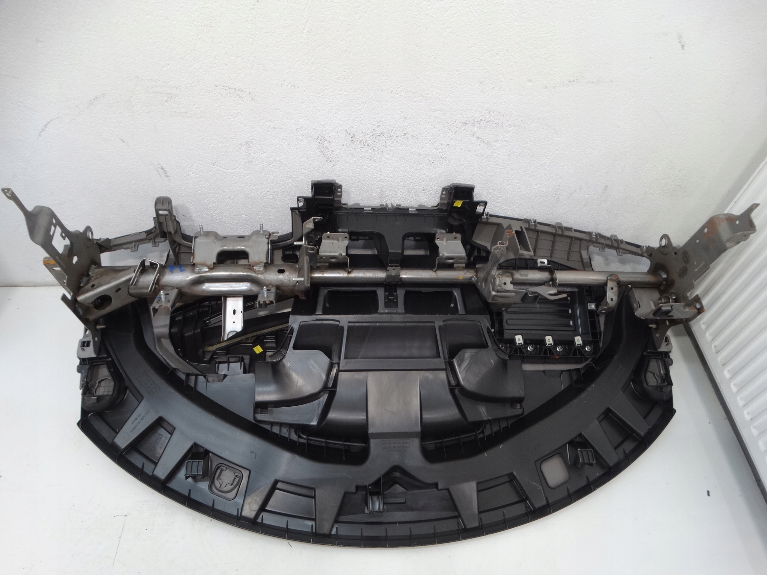 dashboard instrument panel cockpit console RENAULT SCENIC III 681000016R
