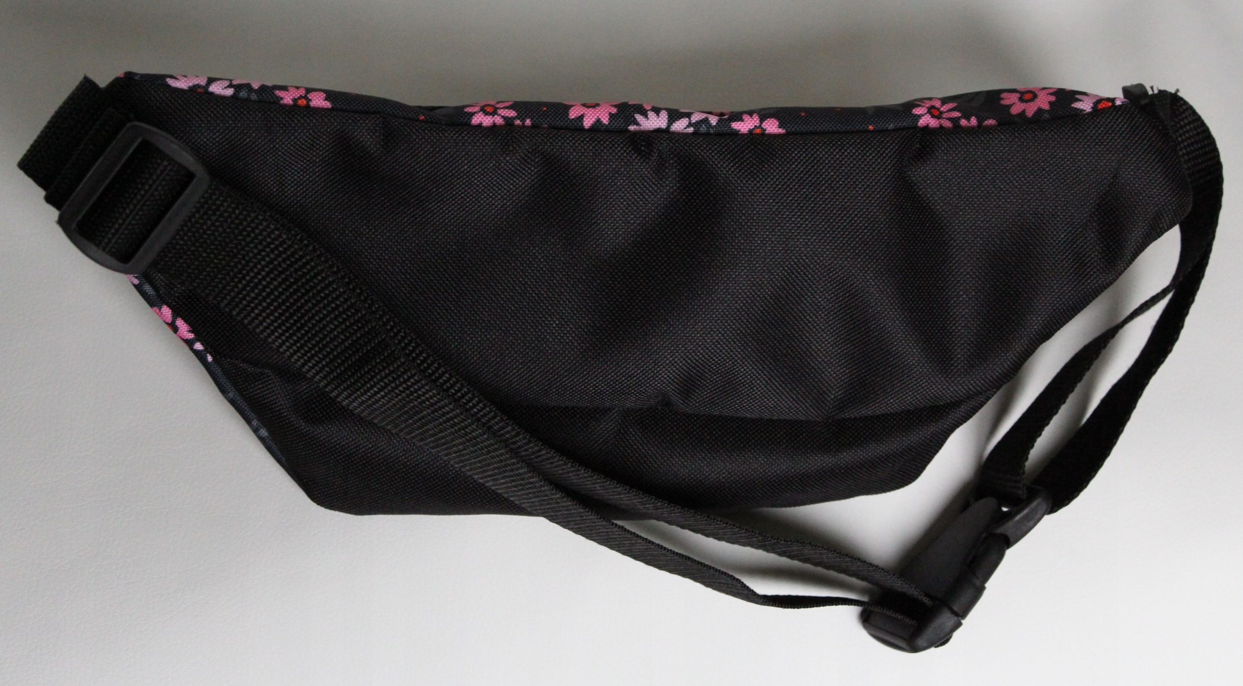 SASZETKI SASZETKA NERKA DAMSKA BIODROWA PIKOWANA Marka expert