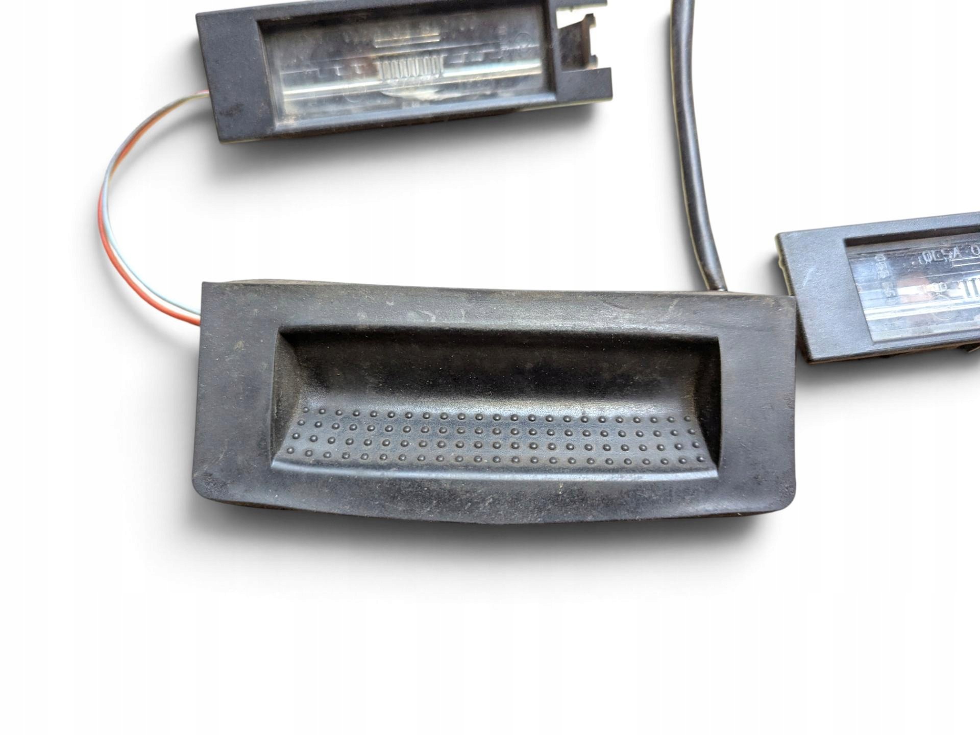 bouton pour l'ouverture du capot Opel Astra H facelift 2008 13266478