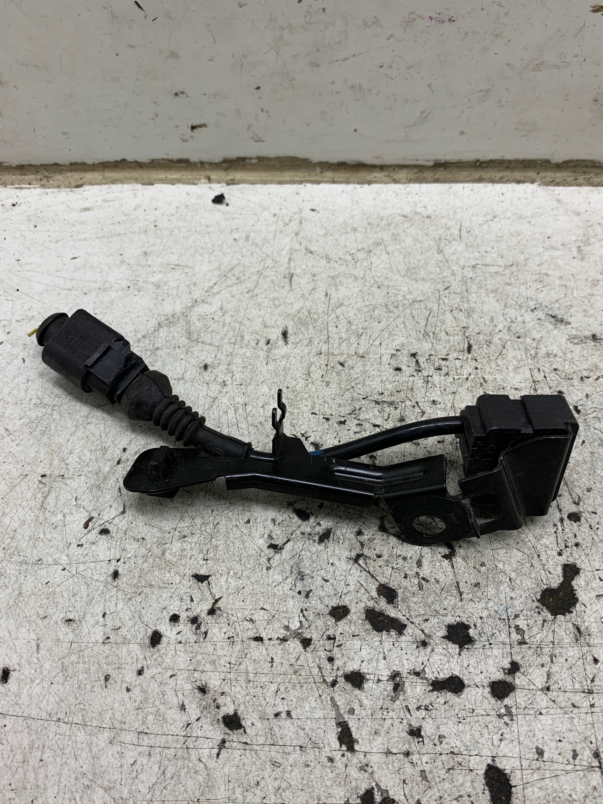 Sensor PRZYSPIESZENIA 4E0907651G AUDI